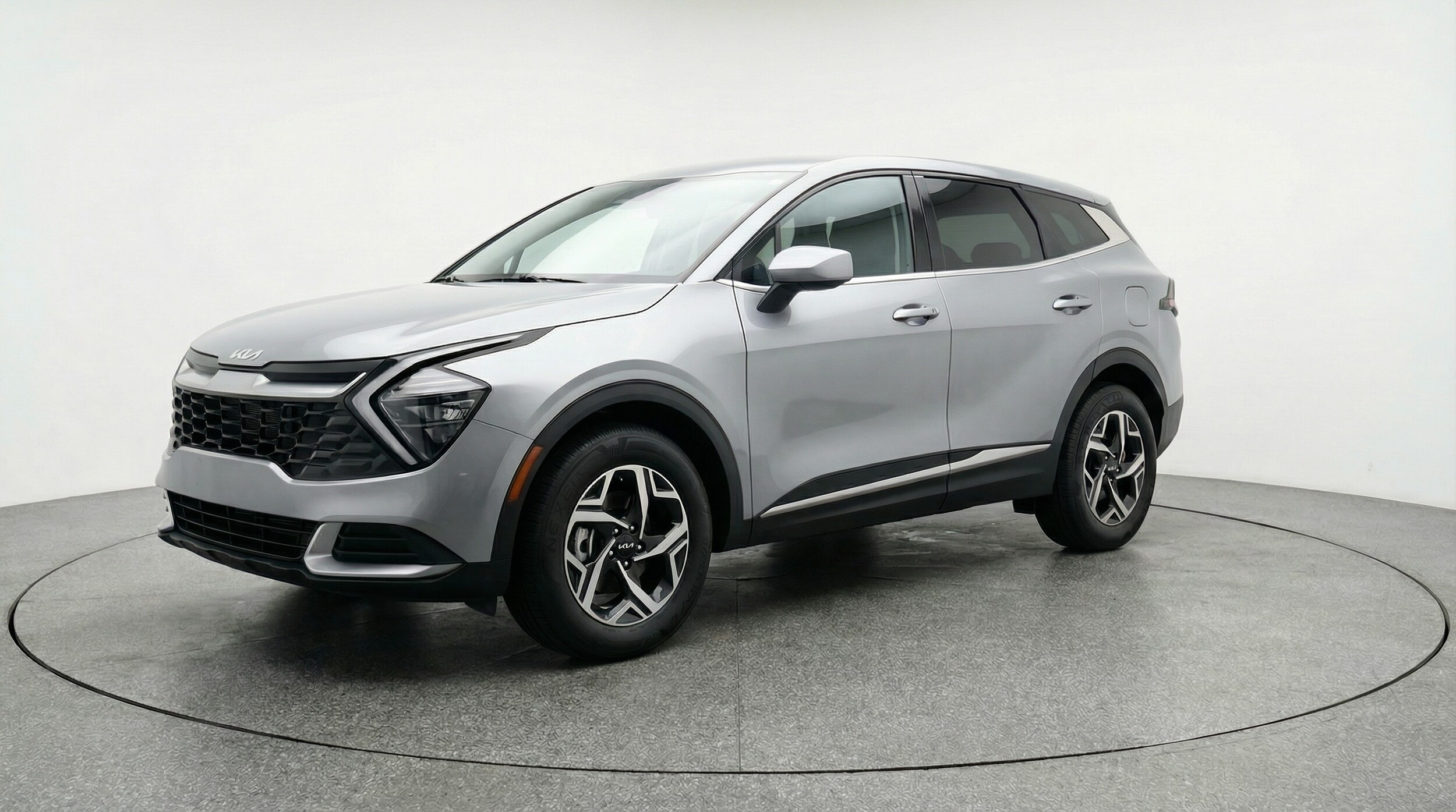 Thumbnail: 2025 Kia Sportage - 3