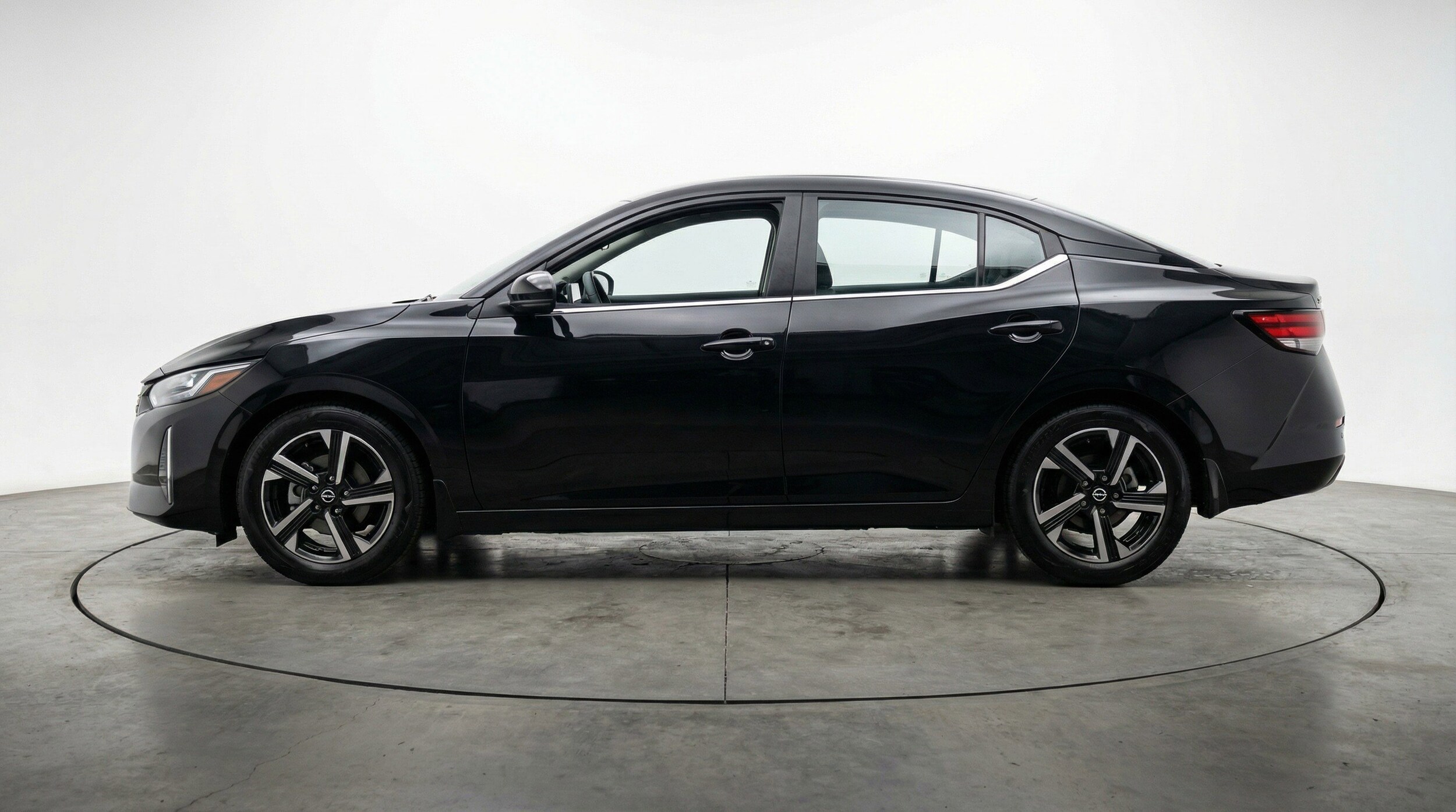 Thumbnail: 2025 Nissan Sentra - 5