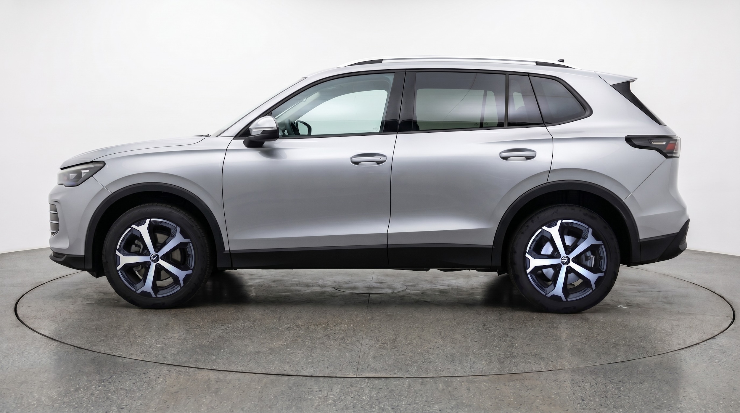 Thumbnail: 2026 Volkswagen Tiguan - 4