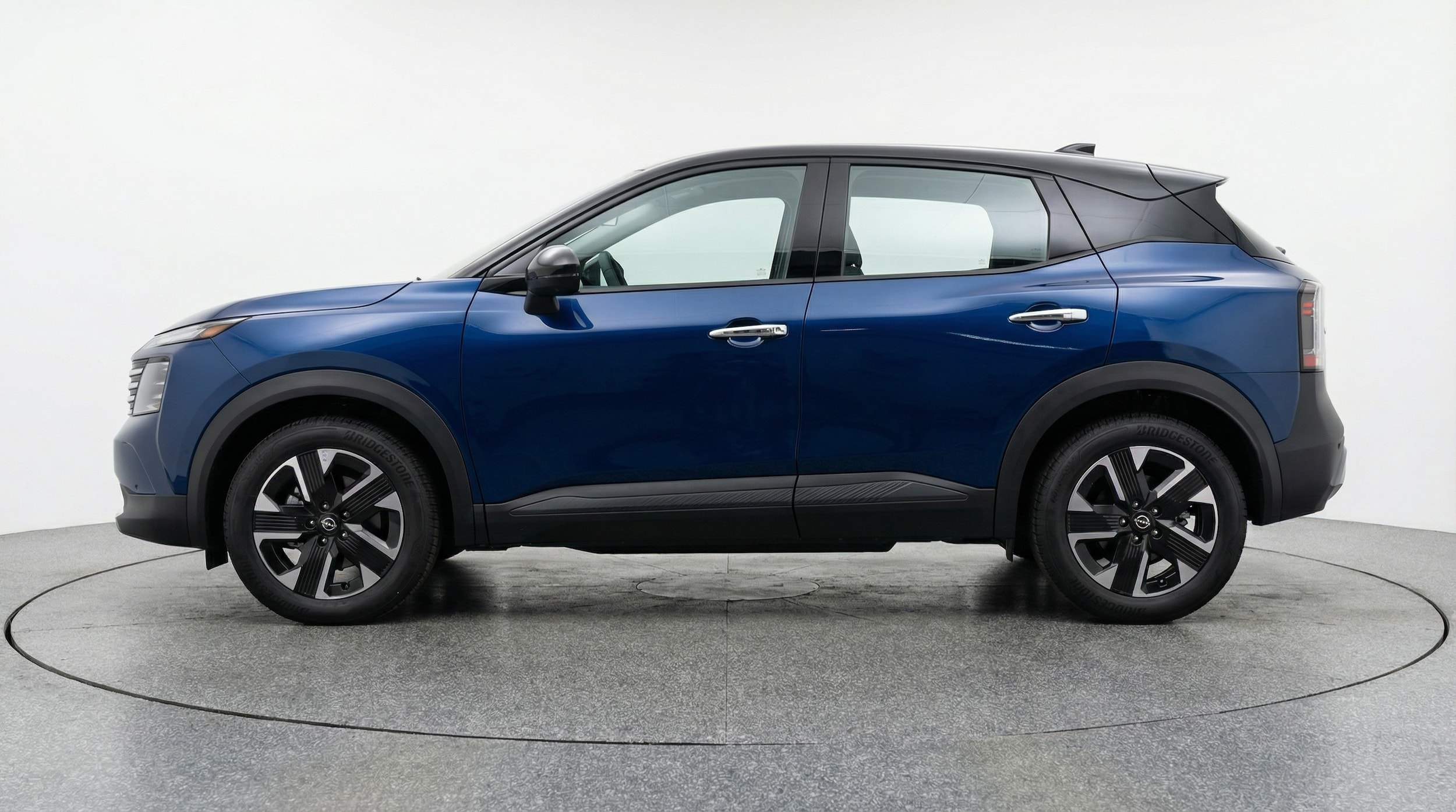 Thumbnail: 2026 Nissan Kicks - 4