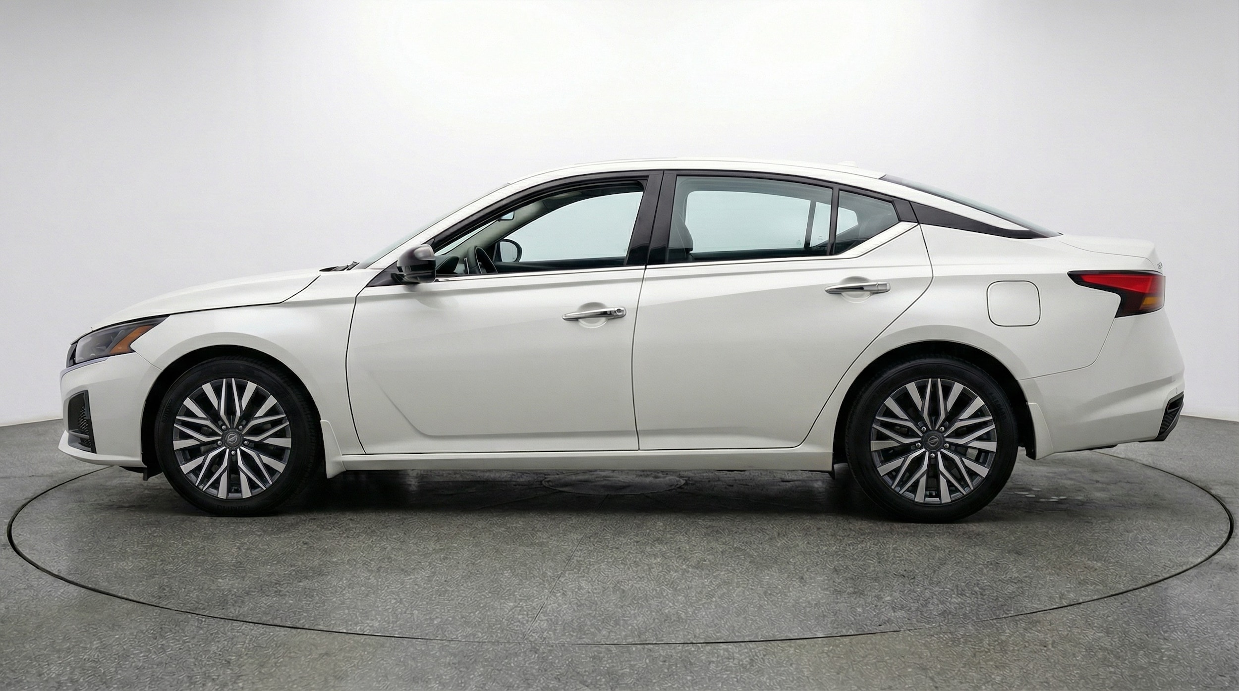 Thumbnail: 2025 Nissan Altima - 4