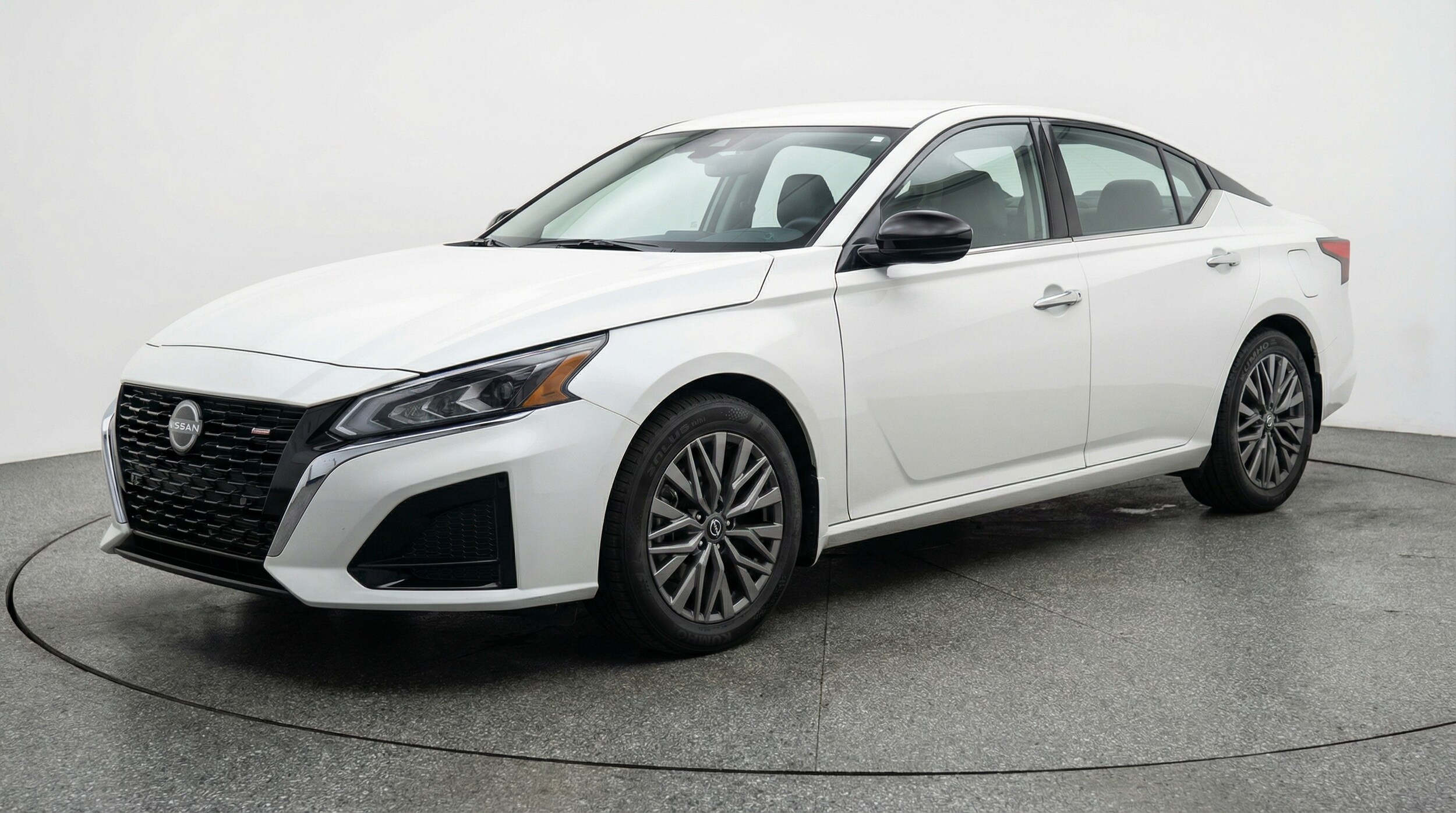 Thumbnail: 2025 Nissan Altima - 3