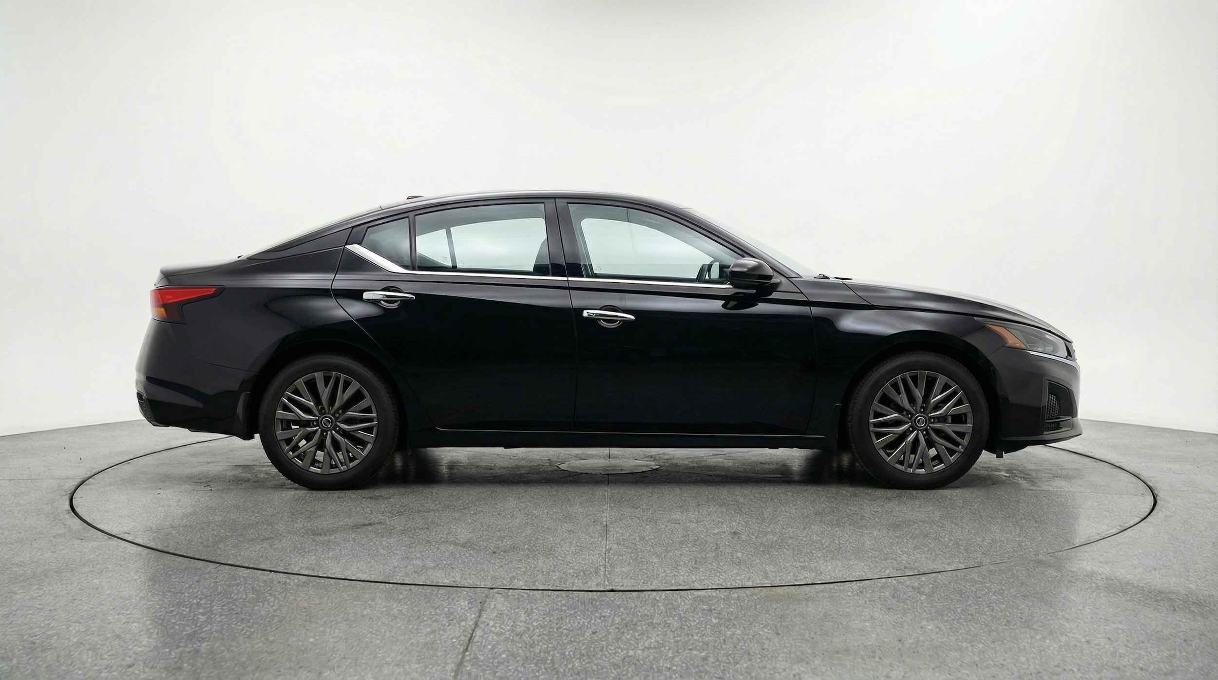 Thumbnail: 2025 Nissan Altima - 8