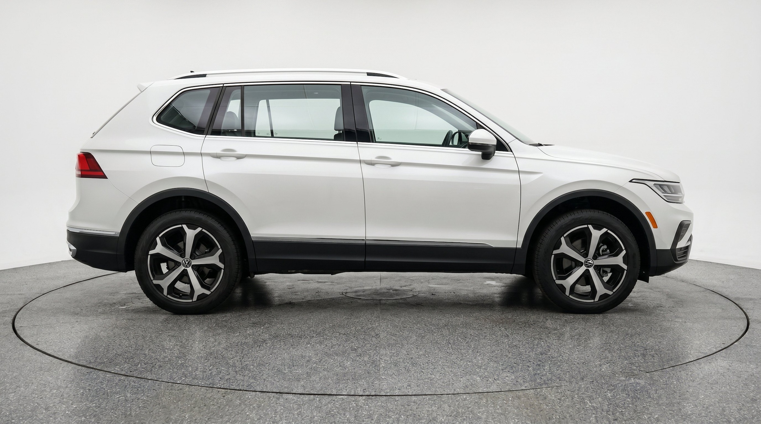 Thumbnail: 2026 Volkswagen Tiguan - 11