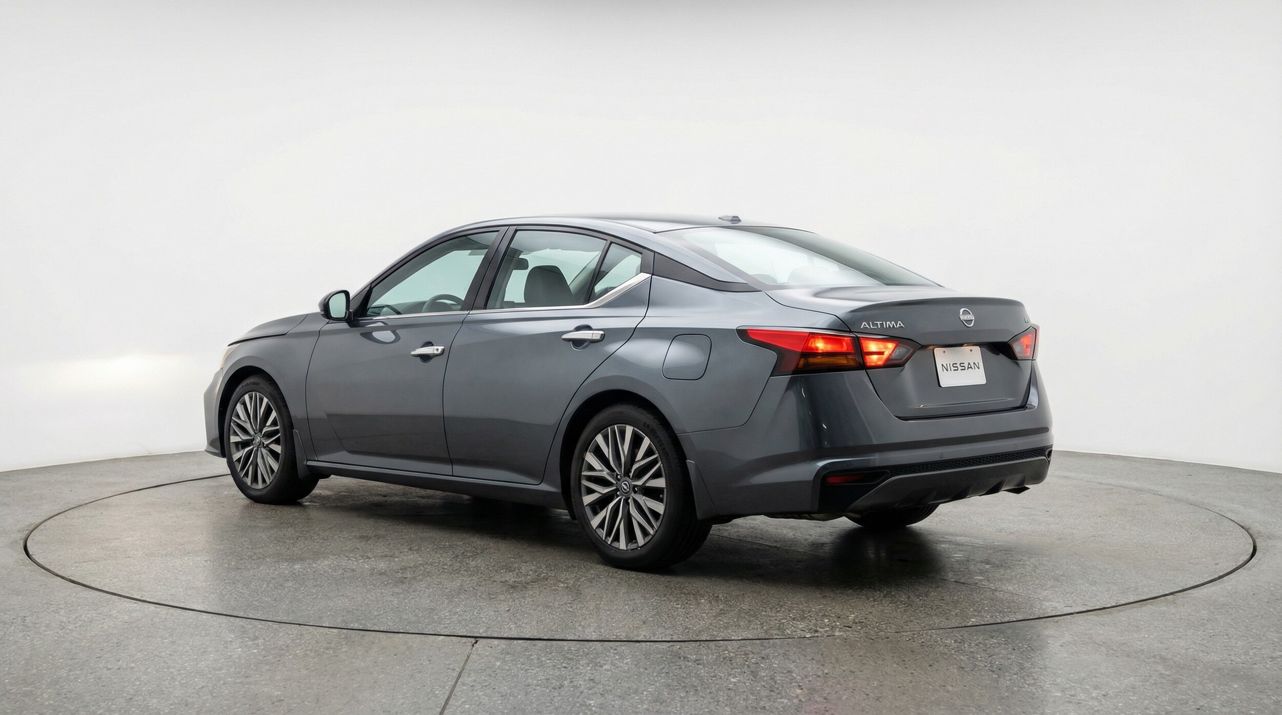 Thumbnail: 2025 Nissan Altima - 5