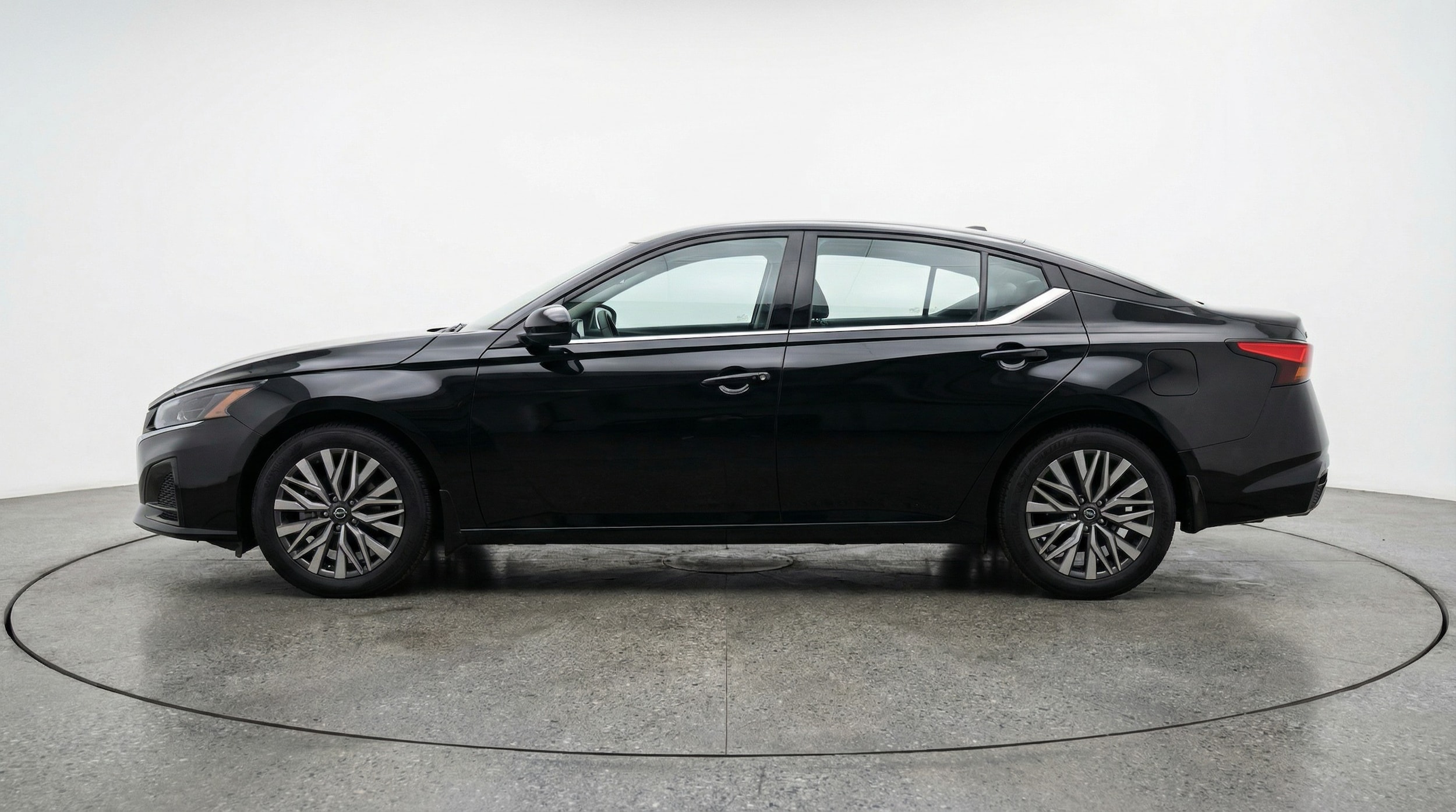 Thumbnail: 2025 Nissan Altima - 4