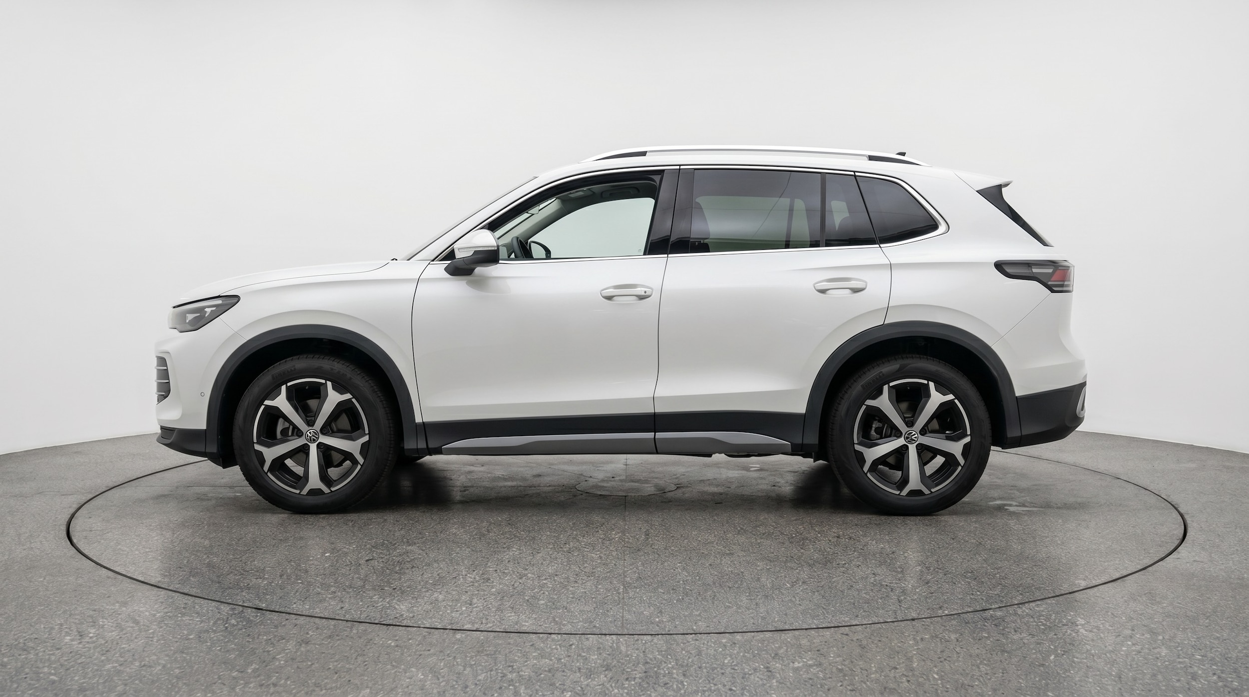 Thumbnail: 2026 Volkswagen Tiguan - 4
