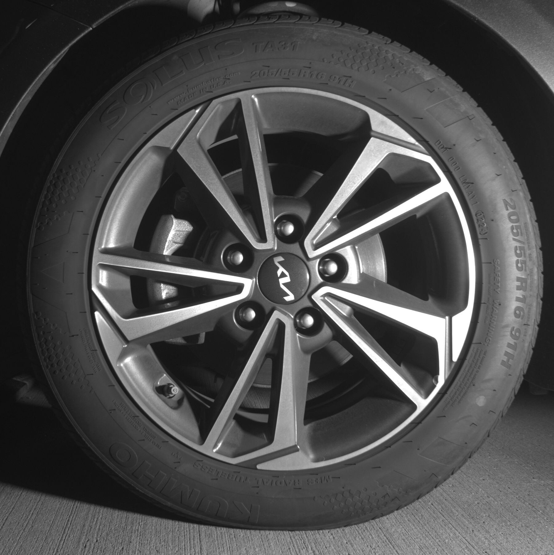 Thumbnail: 2024 Kia Forte - 9