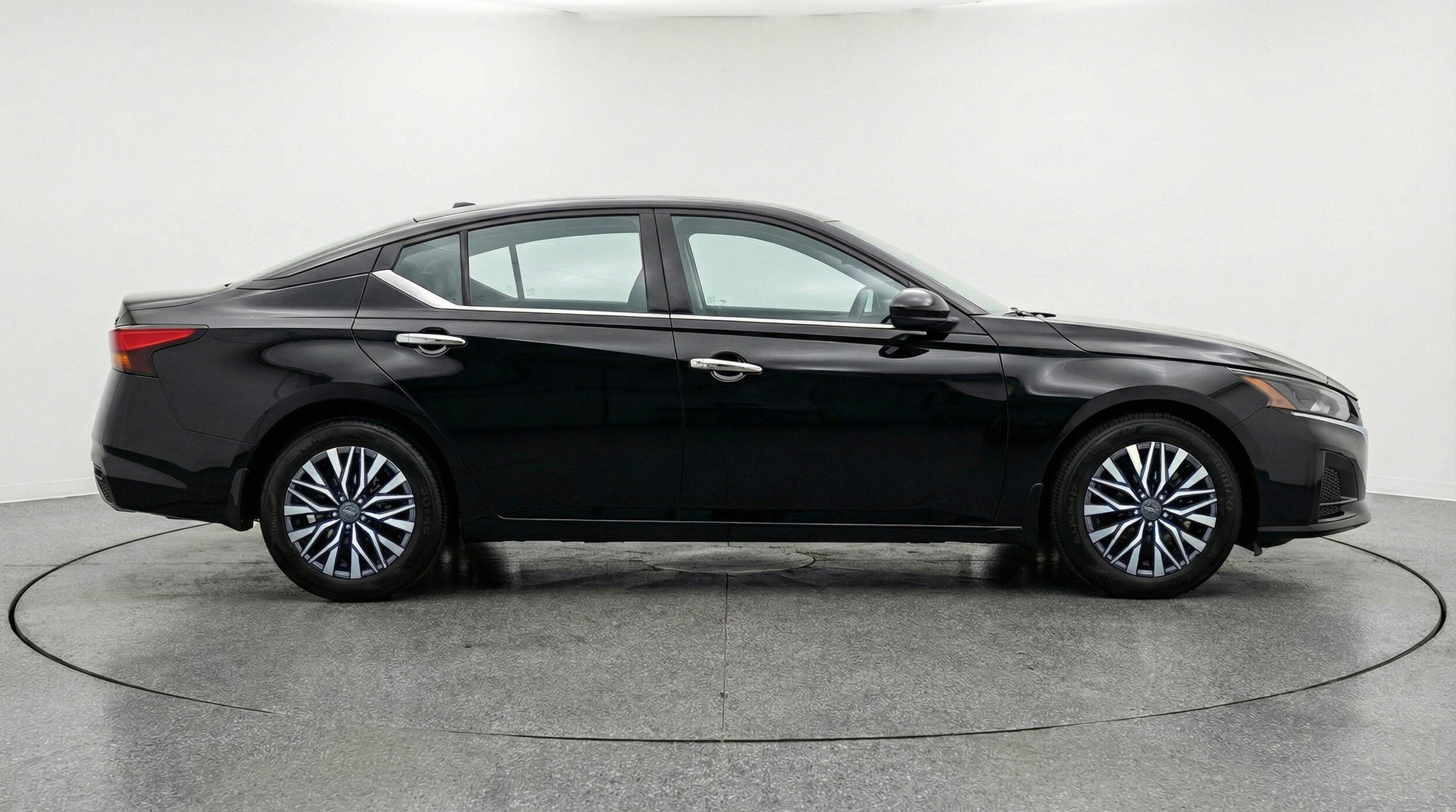 Thumbnail: 2025 Nissan Altima - 11