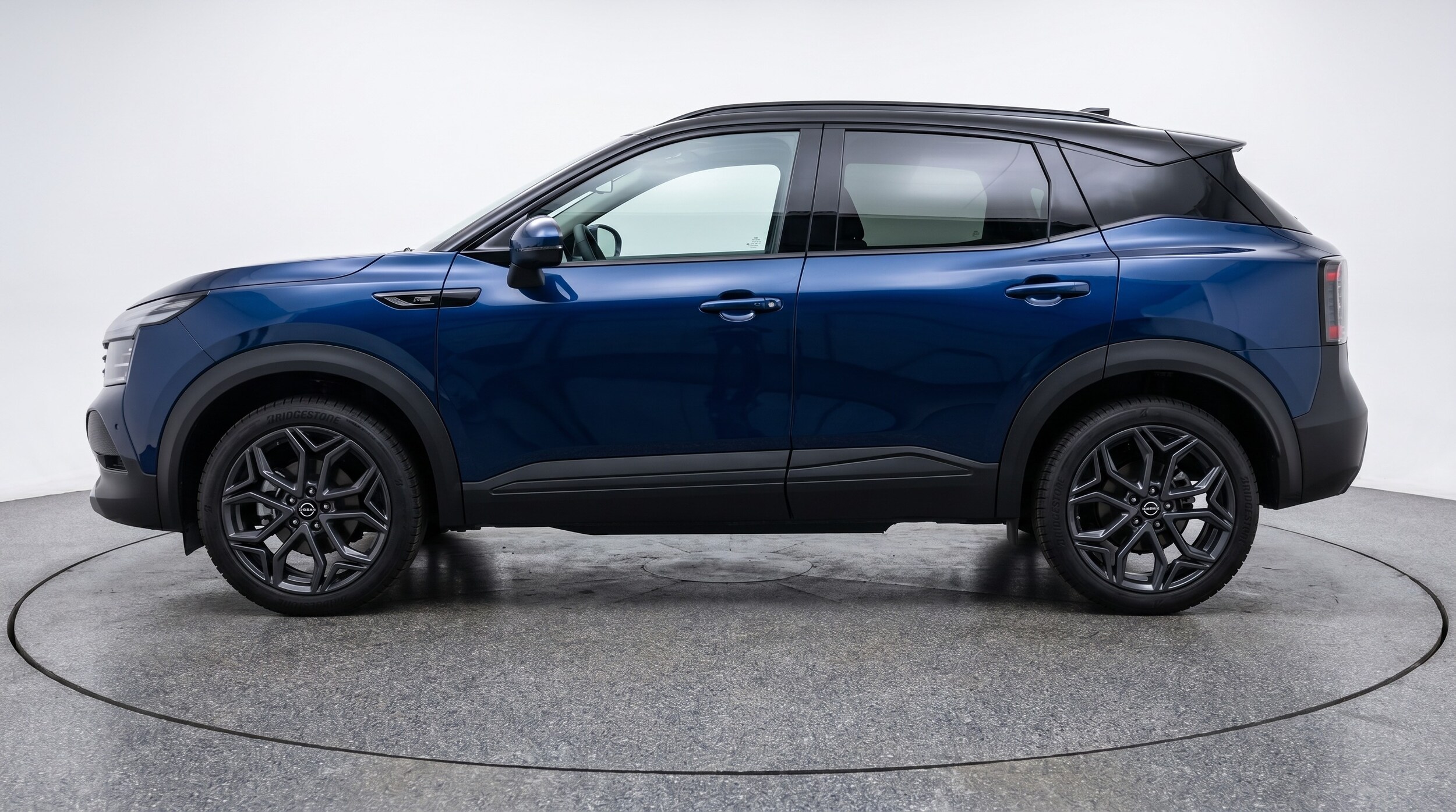 Thumbnail: 2026 Nissan Kicks - 4