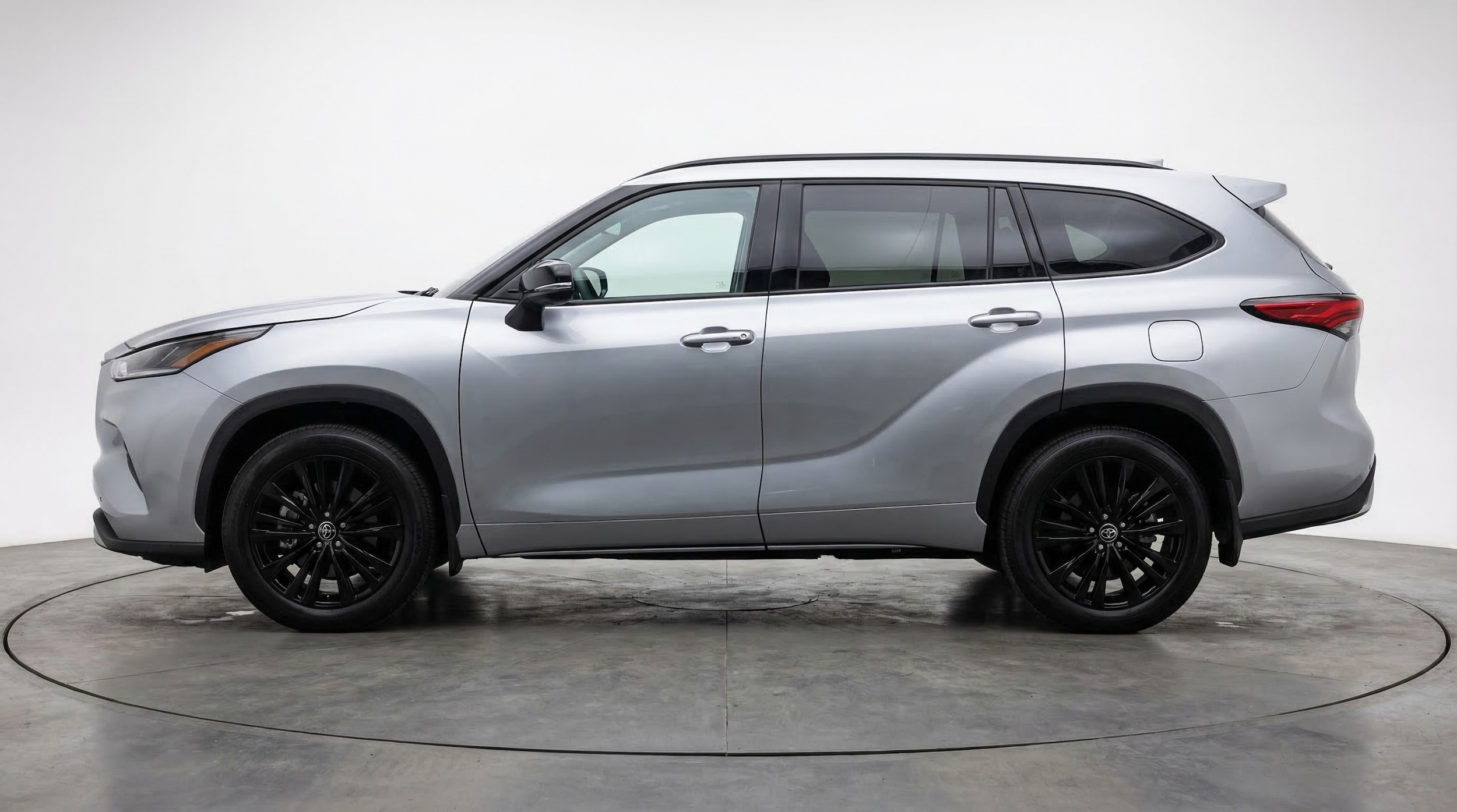 Thumbnail: 2025 Toyota Highlander - 4