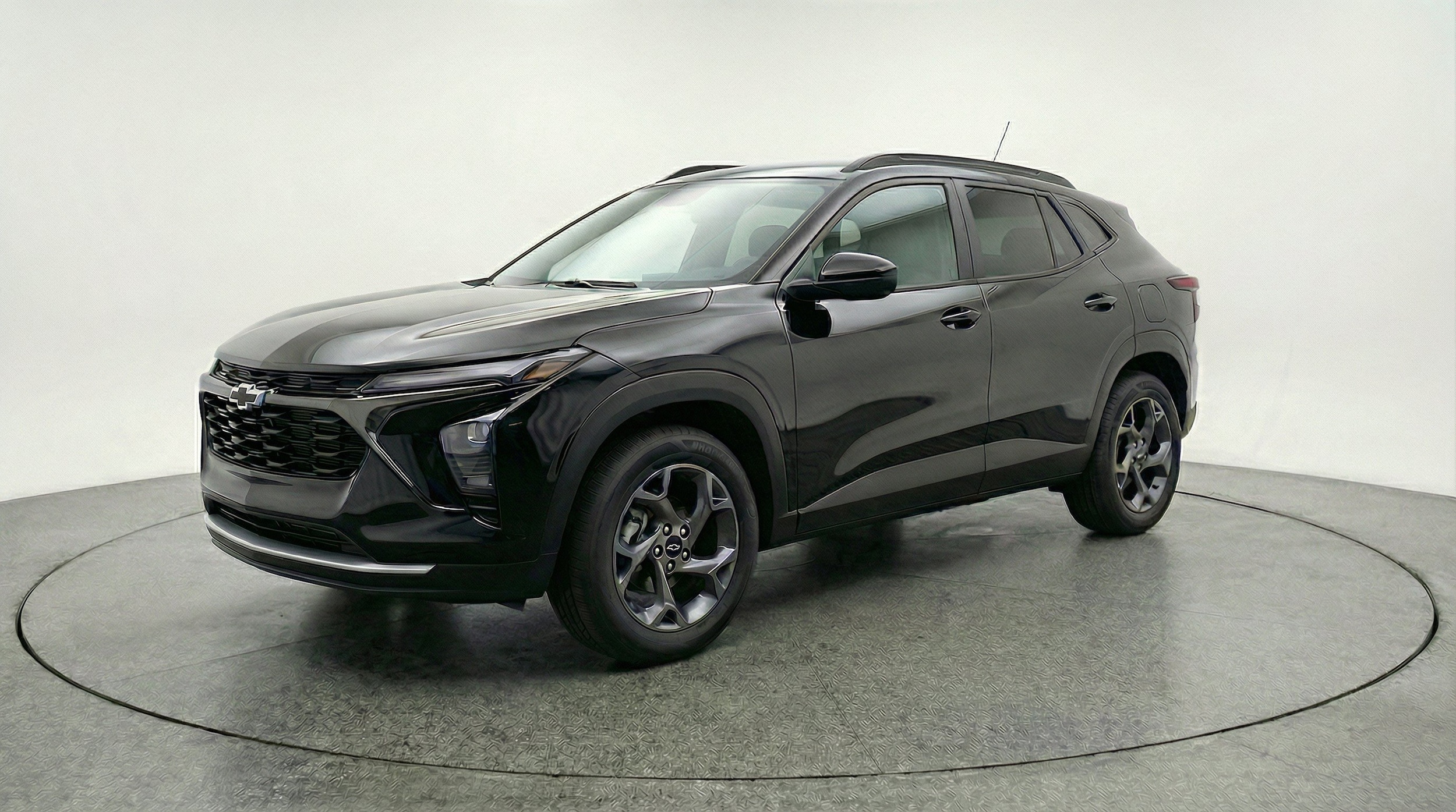 Thumbnail: 2025 Chevrolet Trax - 3