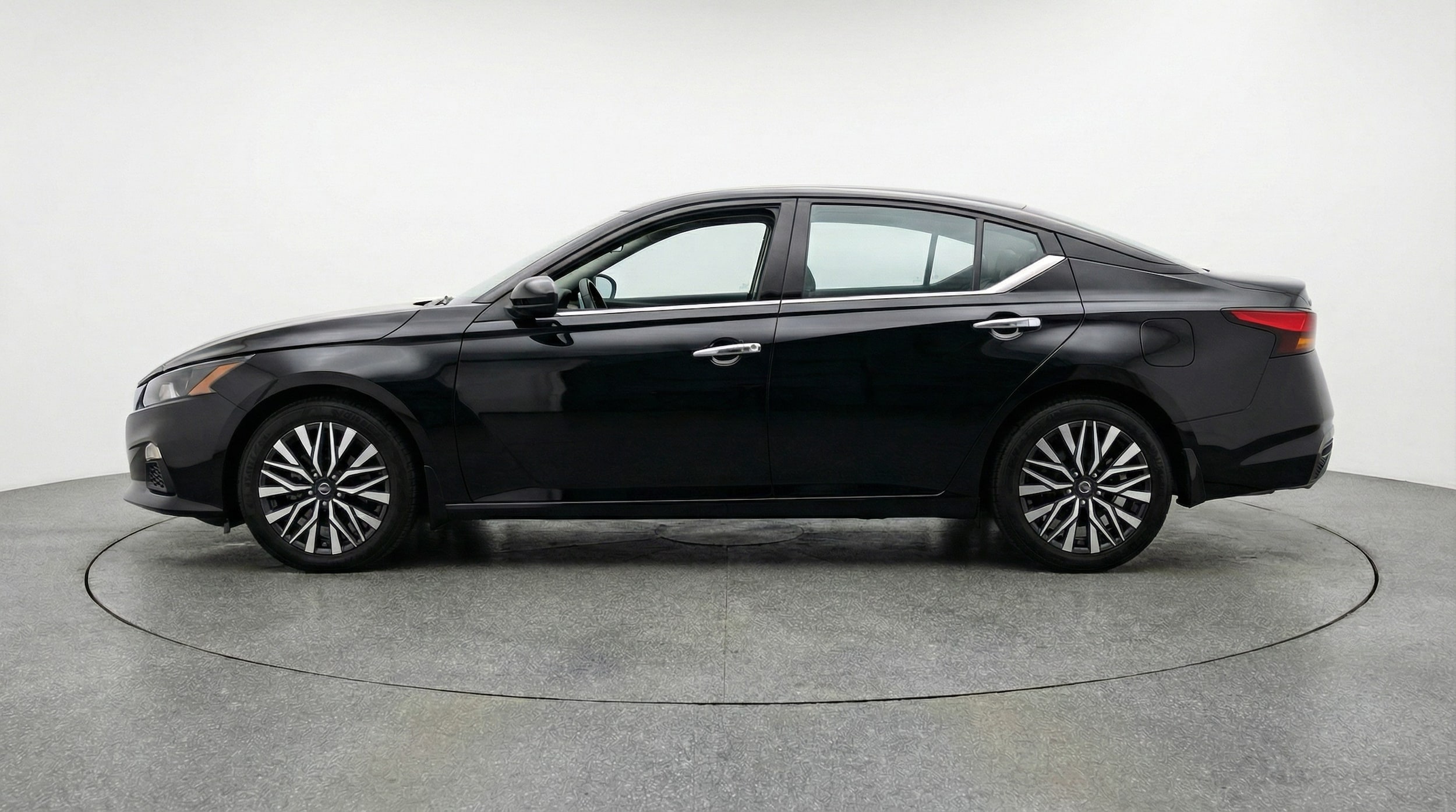 Thumbnail: 2025 Nissan Altima - 4