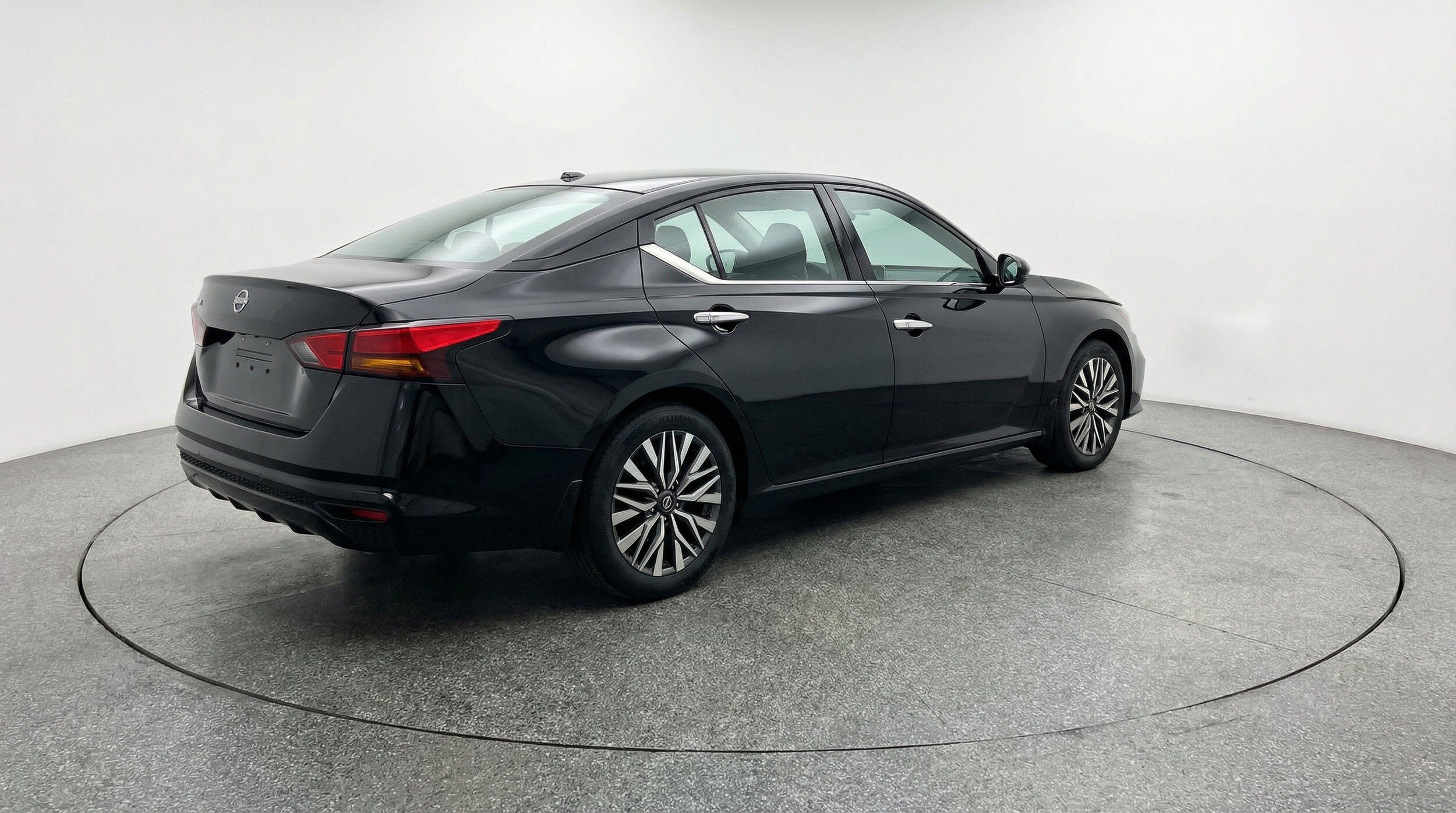 Thumbnail: 2025 Nissan Altima - 9