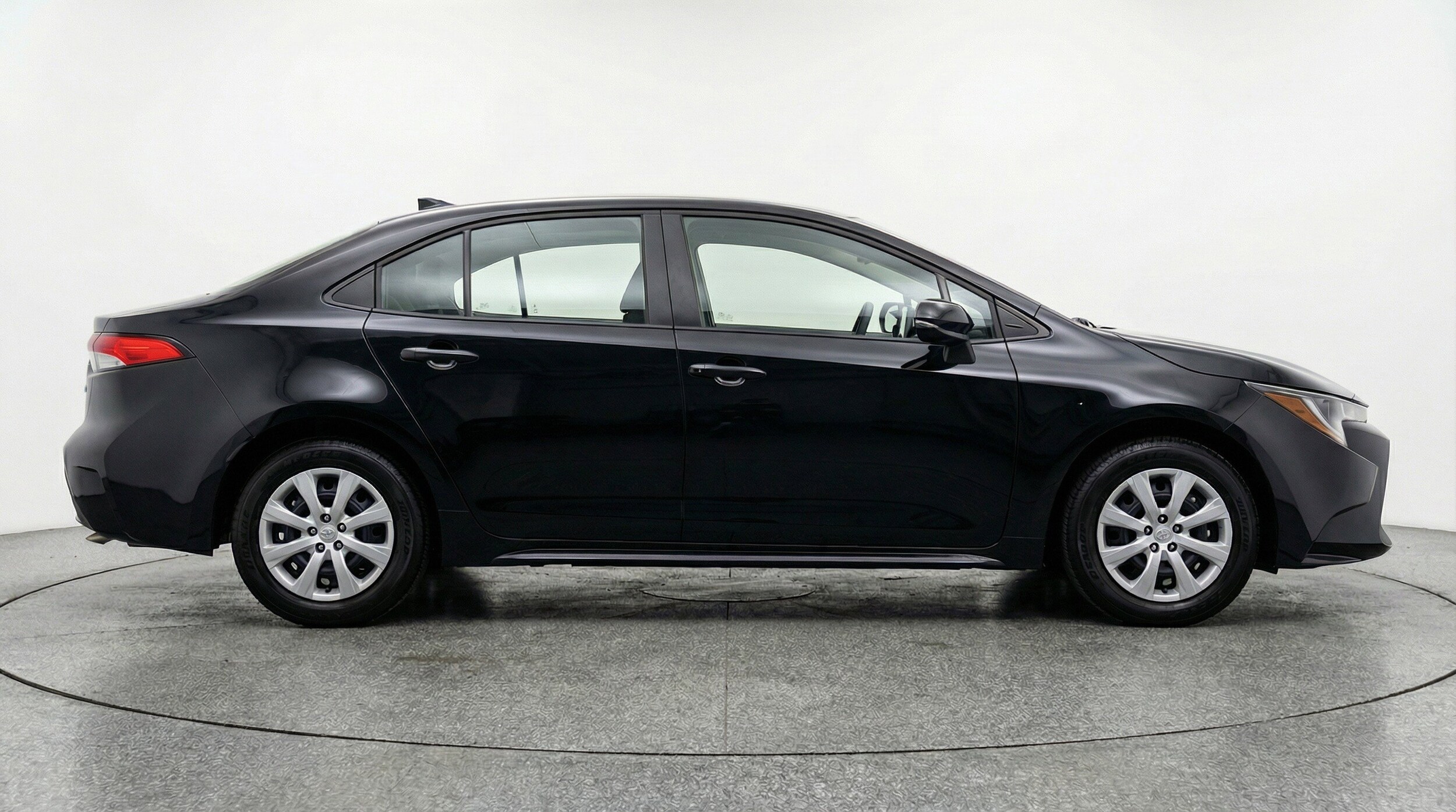 Thumbnail: 2025 Toyota Corolla - 5