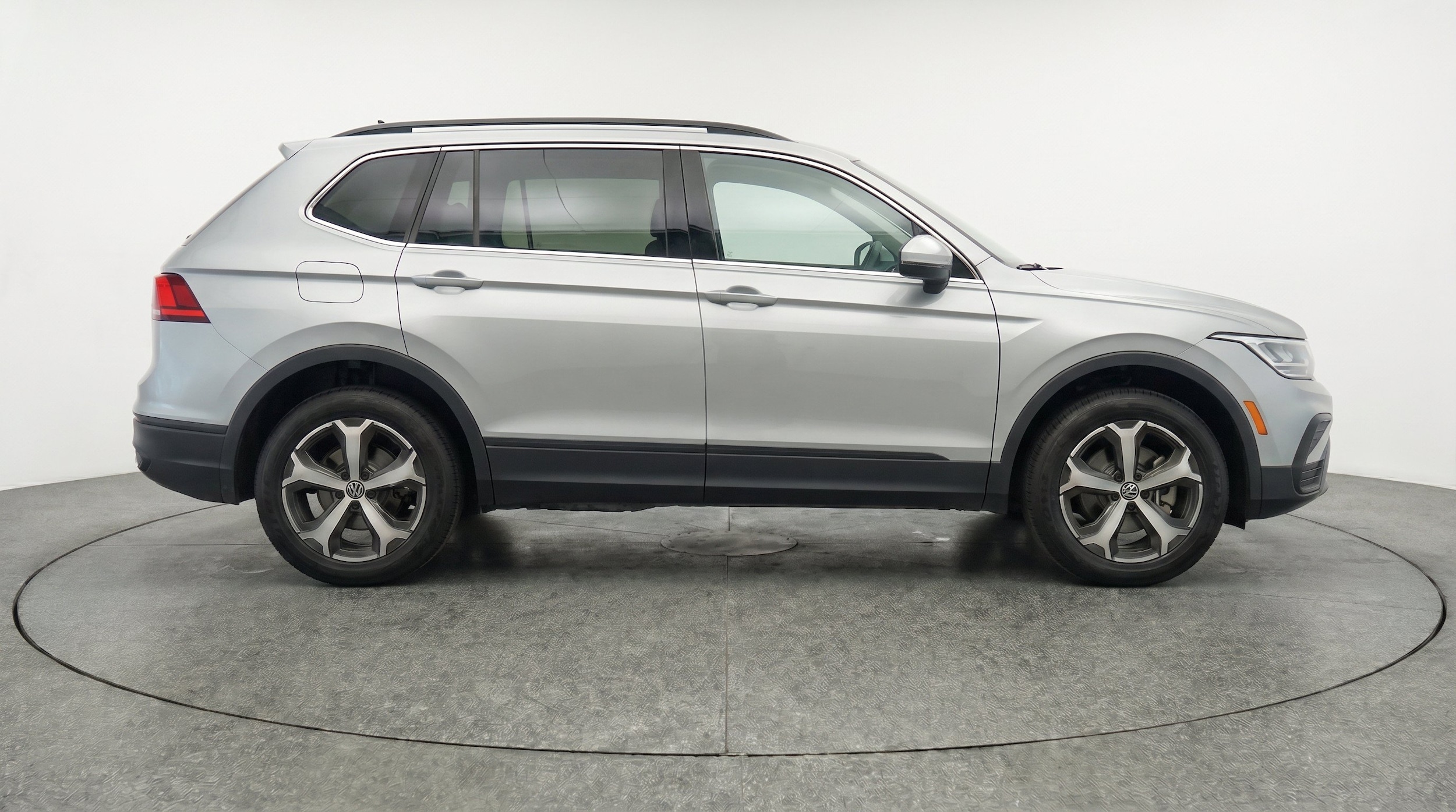 Thumbnail: 2026 Volkswagen Tiguan - 10