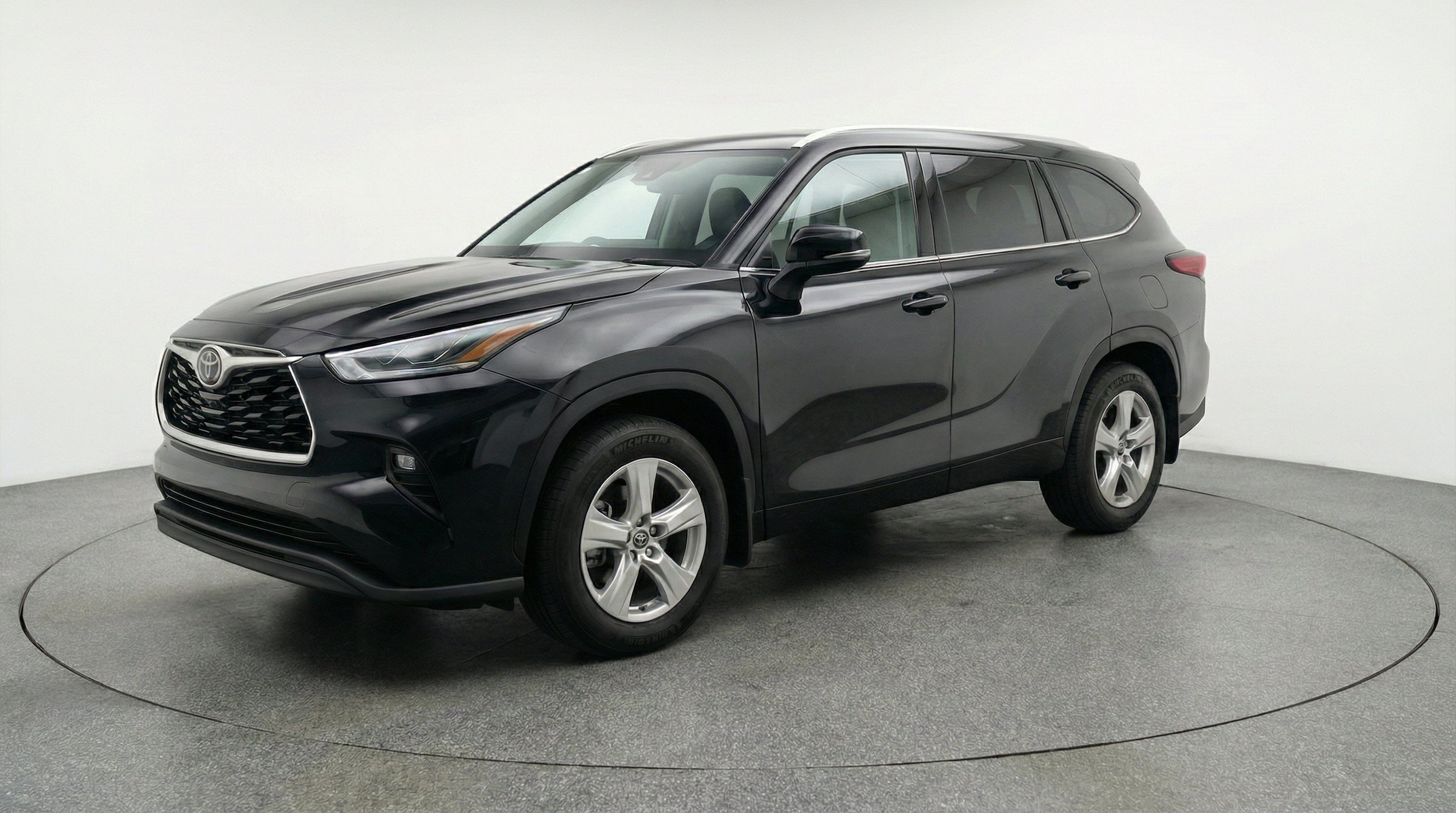 Thumbnail: 2025 Toyota Highlander - 3
