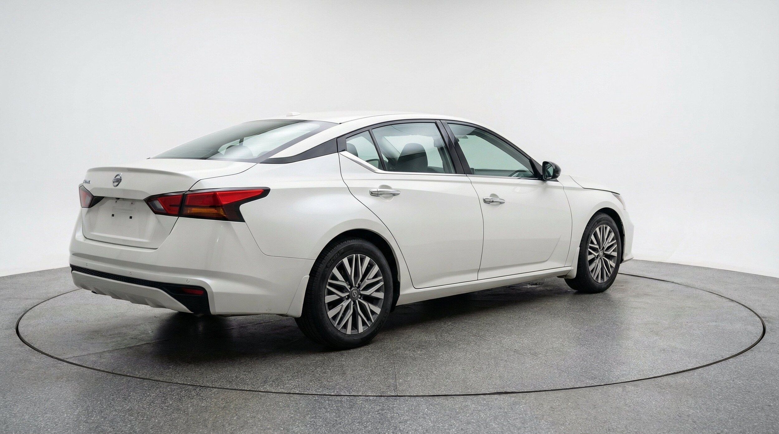 Thumbnail: 2025 Nissan Altima - 9