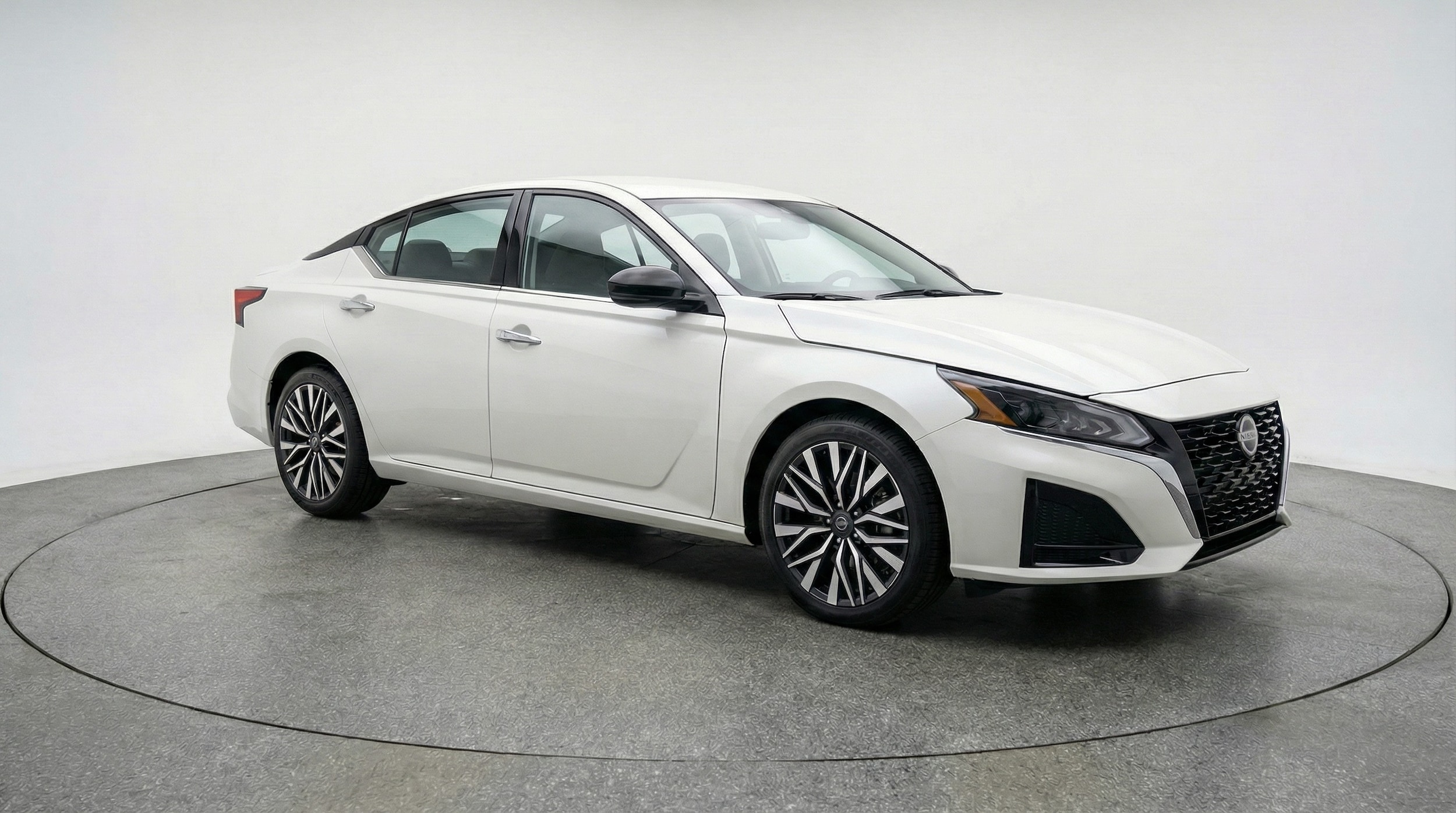 Thumbnail: 2025 Nissan Altima - 1