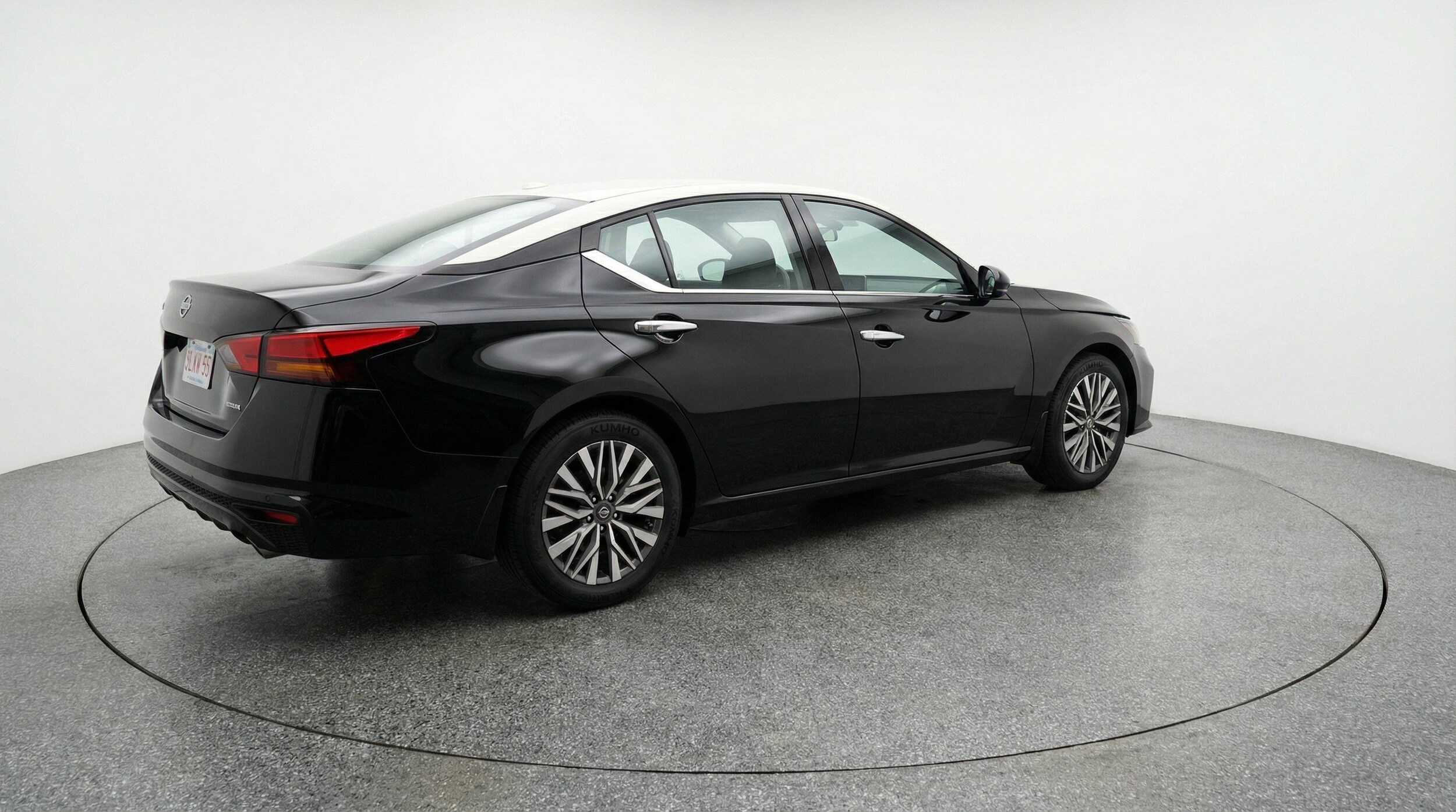 Thumbnail: 2025 Nissan Altima - 9