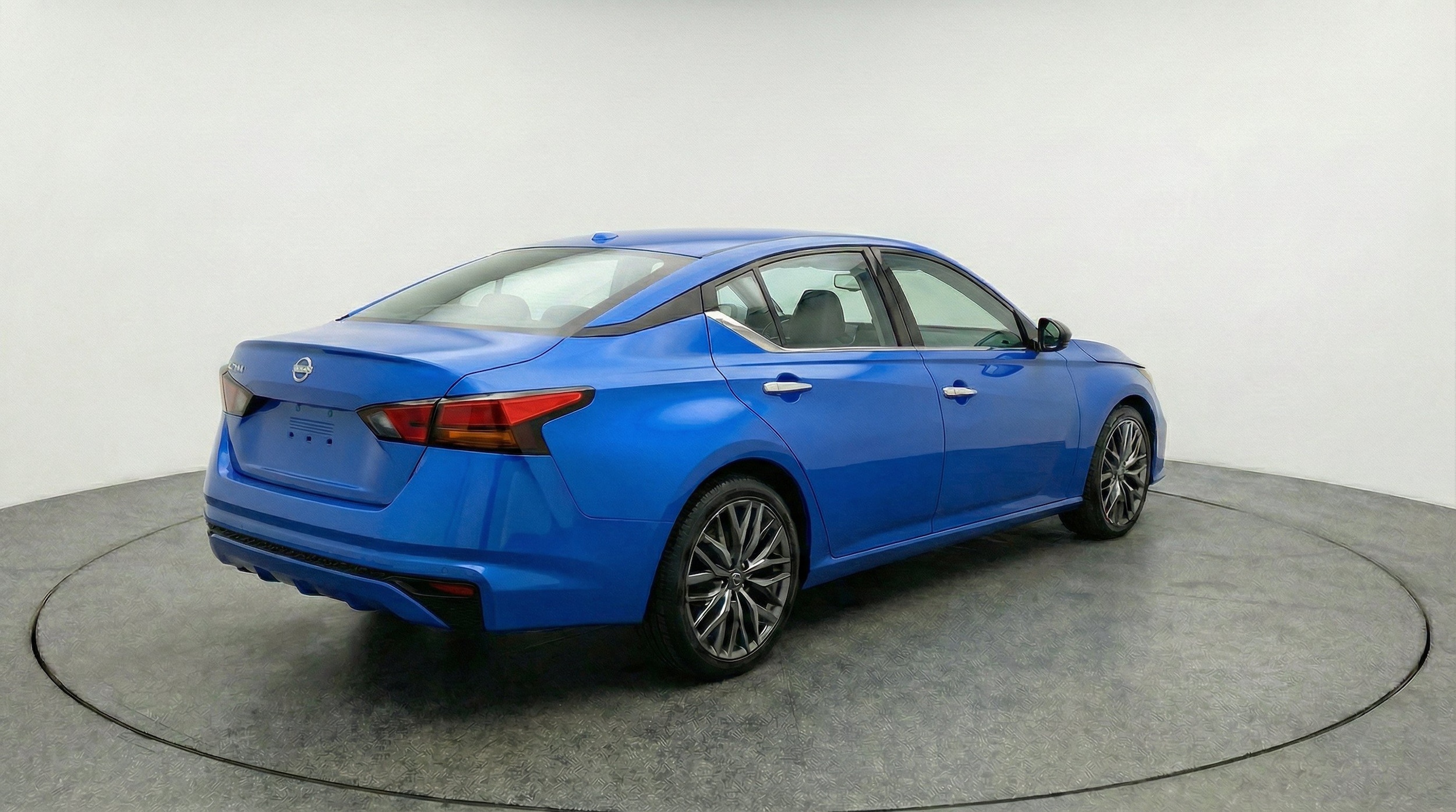 Thumbnail: 2025 Nissan Altima - 9