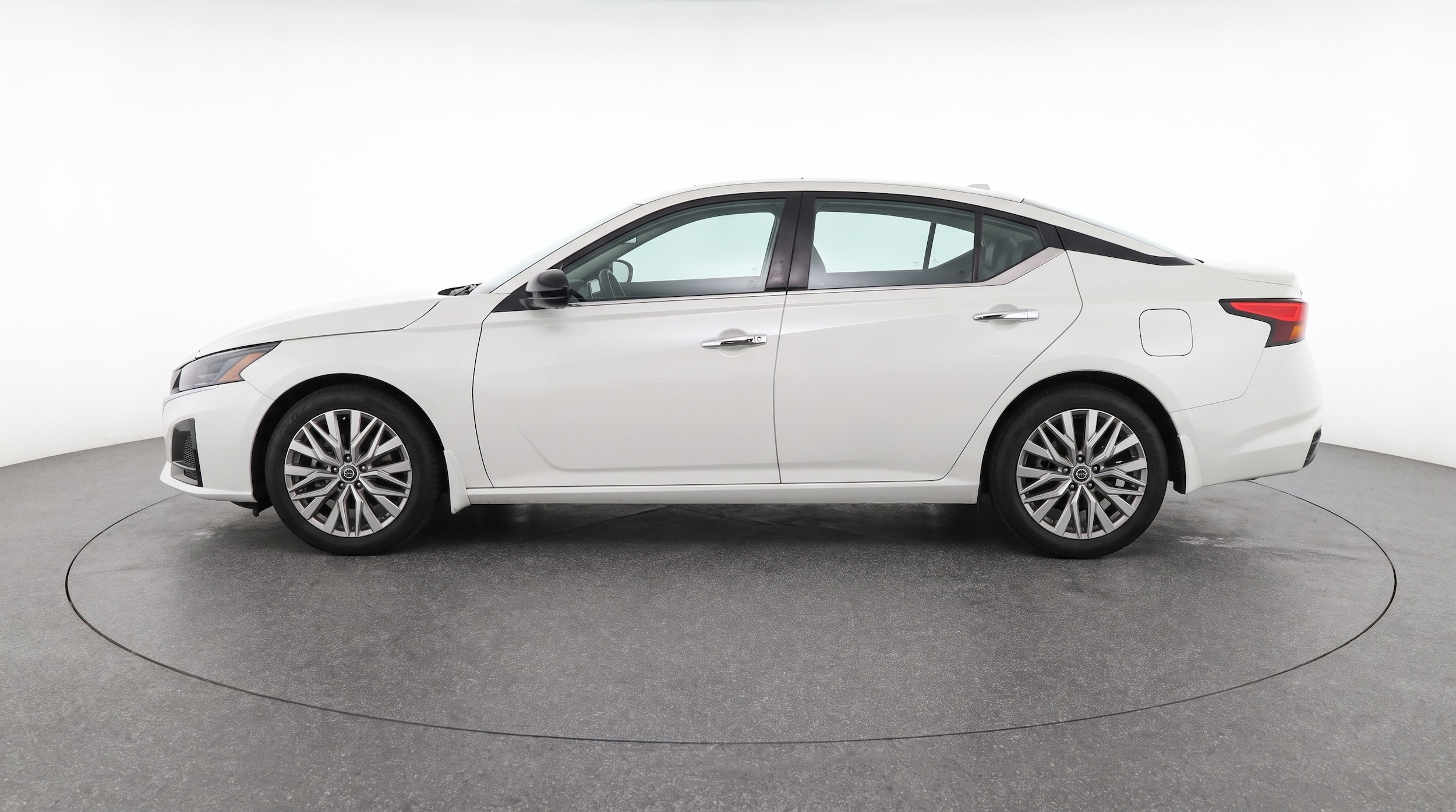 Thumbnail: 2025 Nissan Altima - 4