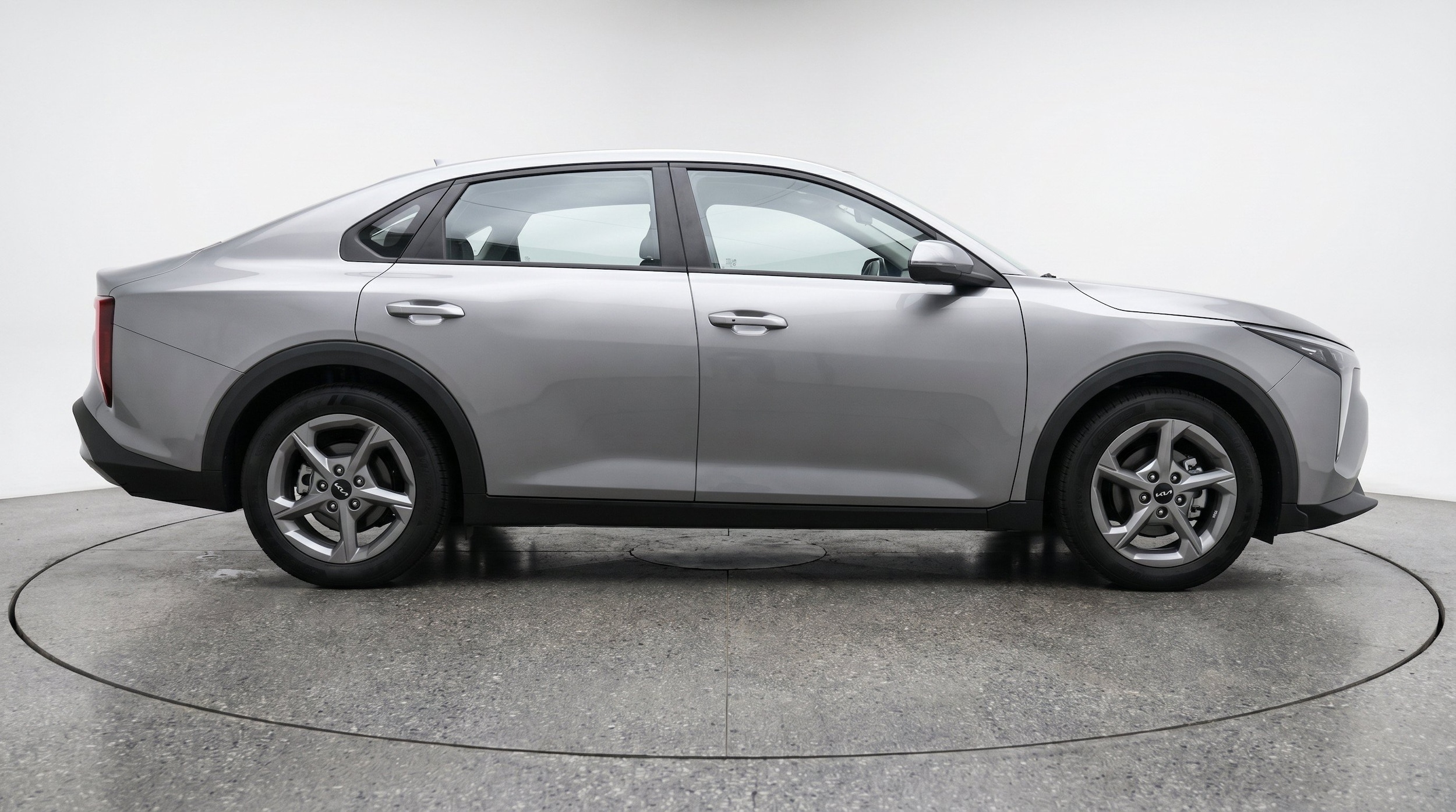 2025 Kia K4 LXS - Photo 10