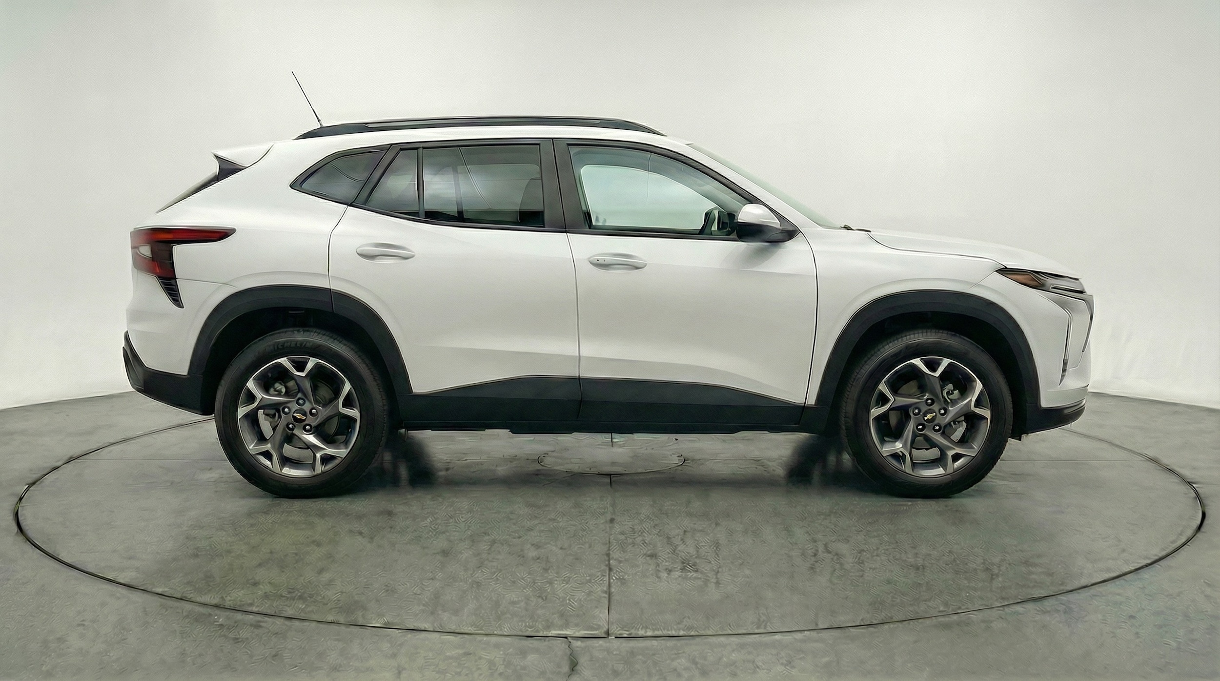 Thumbnail: 2025 Chevrolet Trax - 8