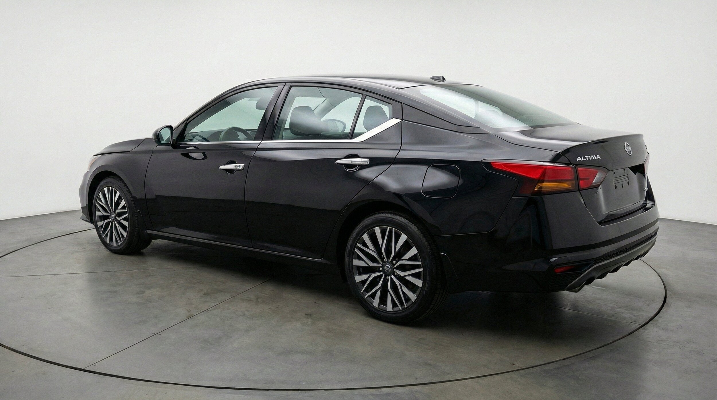 Thumbnail: 2025 Nissan Altima - 6