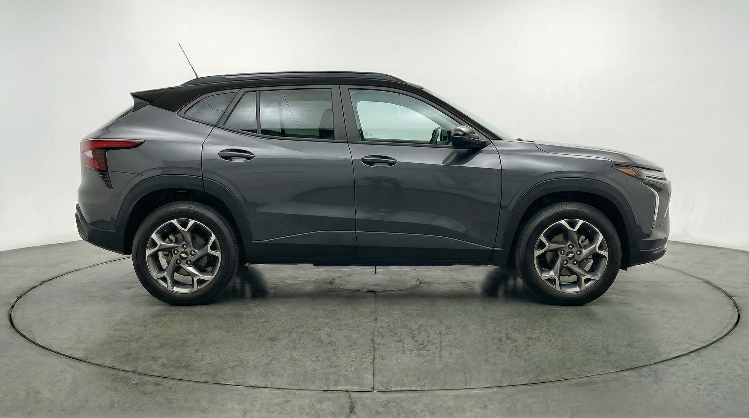 Thumbnail: 2025 Chevrolet Trax - 8