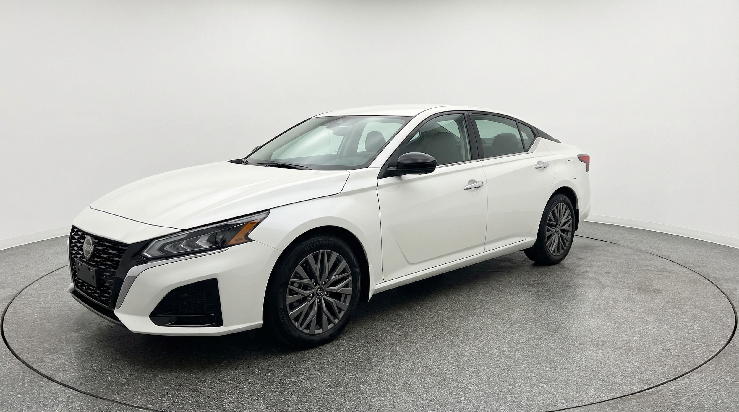 Thumbnail: 2025 Nissan Altima - 3