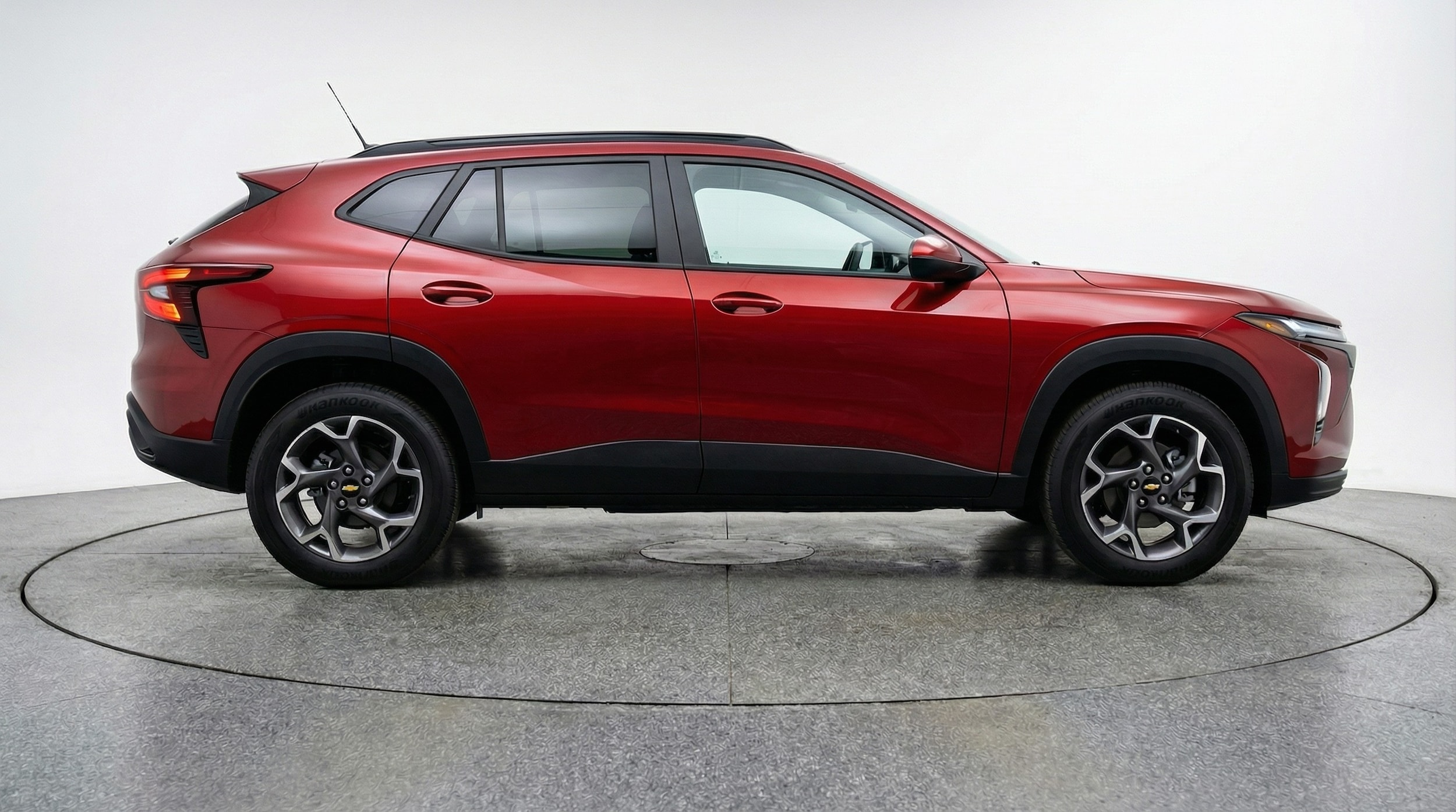 Thumbnail: 2025 Chevrolet Trax - 8