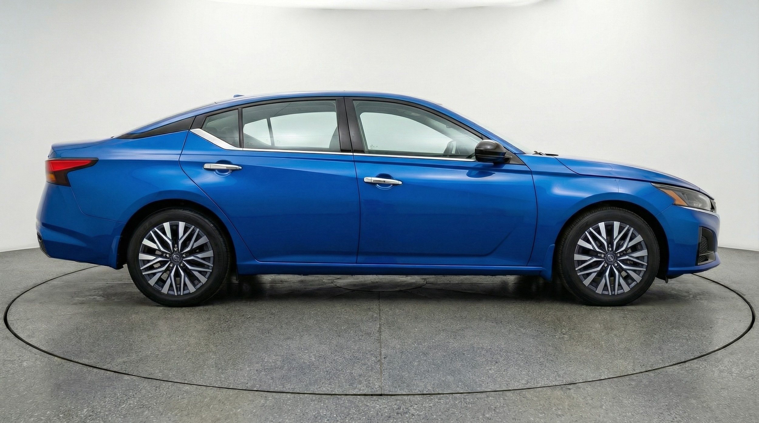 Thumbnail: 2025 Nissan Altima - 8