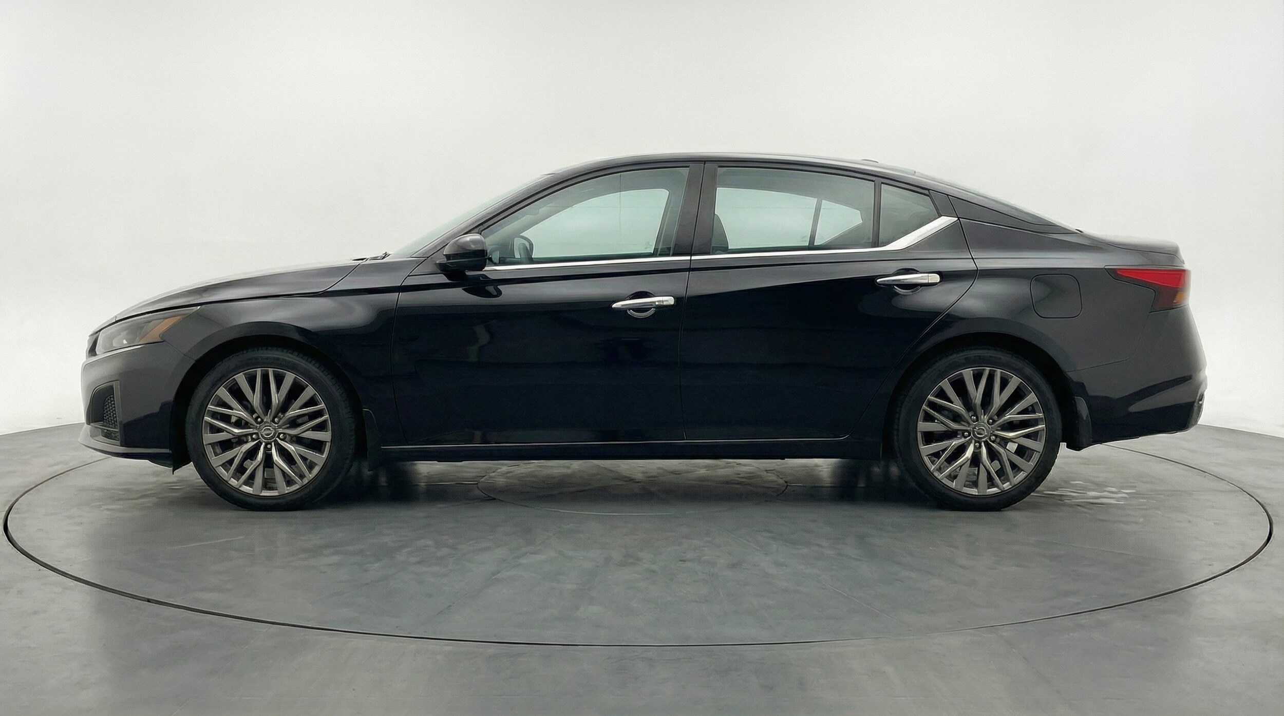 Thumbnail: 2025 Nissan Altima - 4