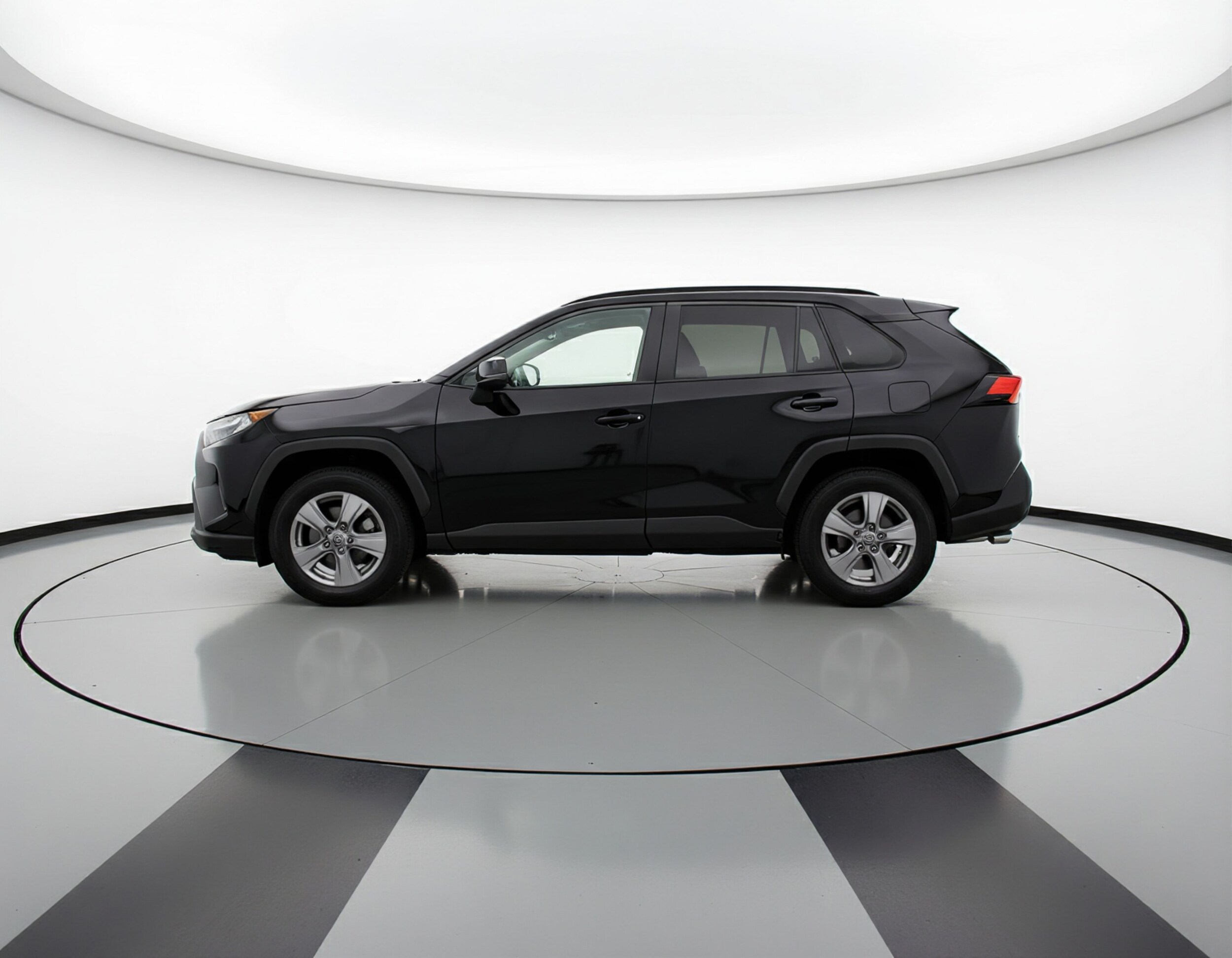 Thumbnail: 2025 Toyota RAV4 - 4