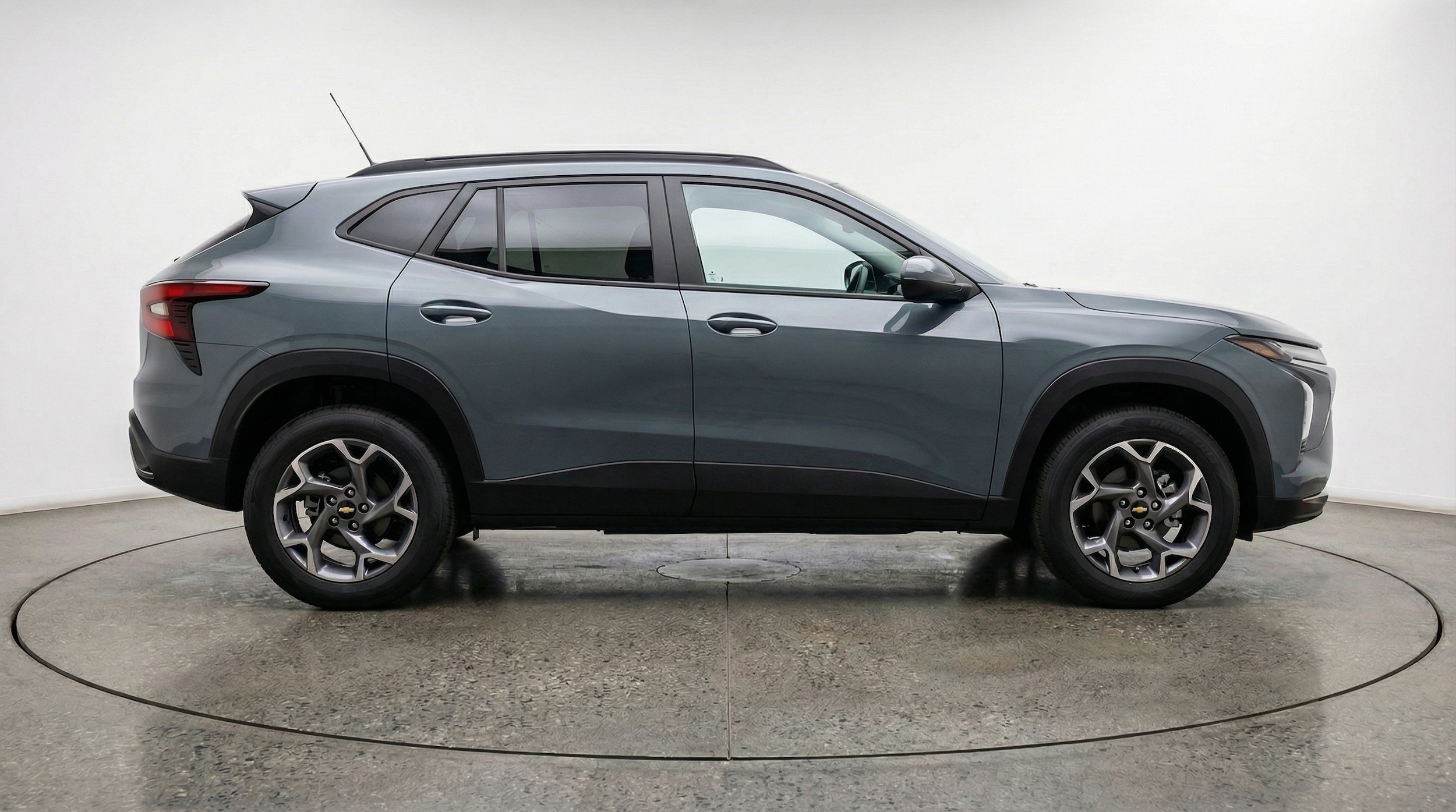 Thumbnail: 2025 Chevrolet Trax - 8