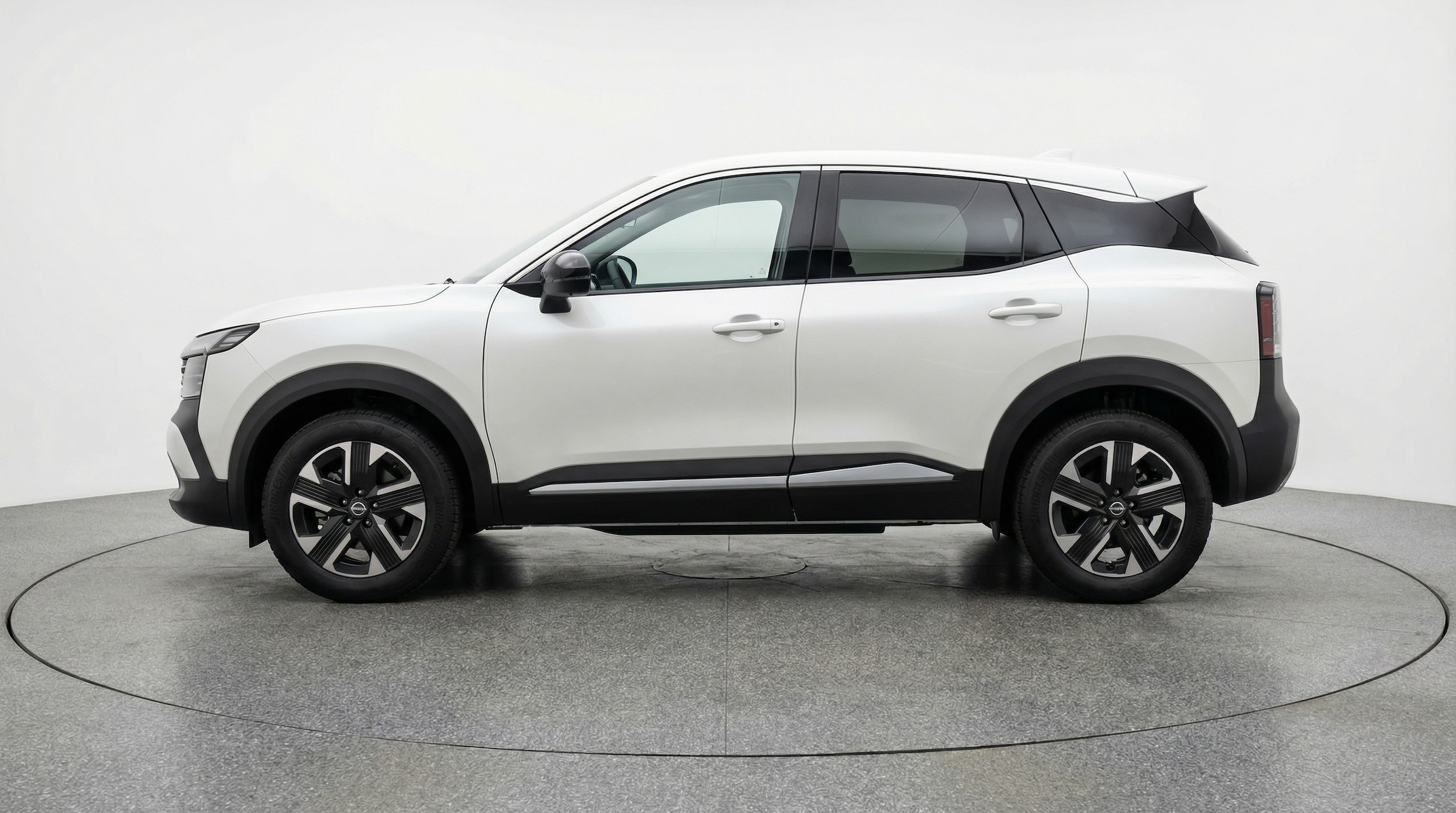 Thumbnail: 2026 Nissan Kicks - 4