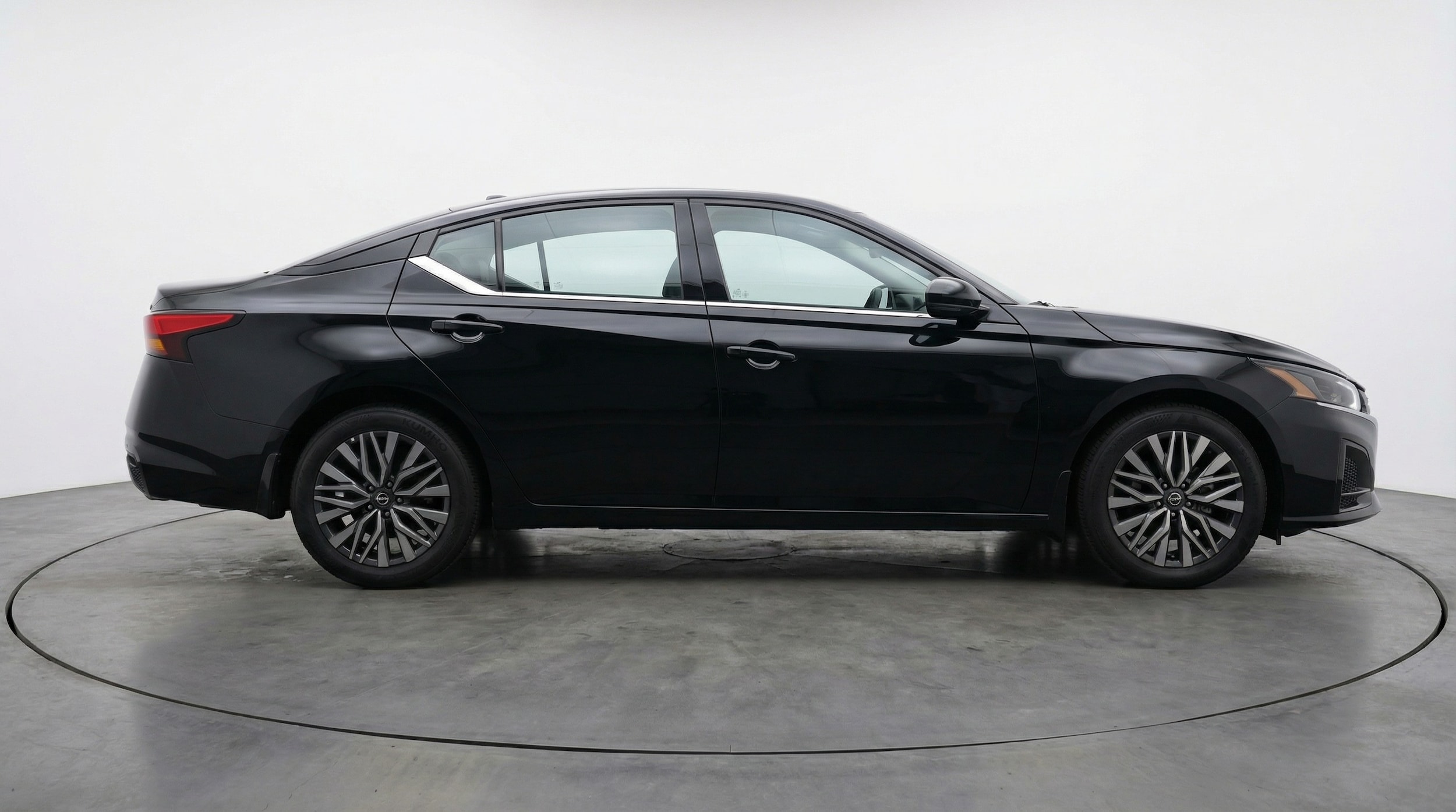 Thumbnail: 2025 Nissan Altima - 8