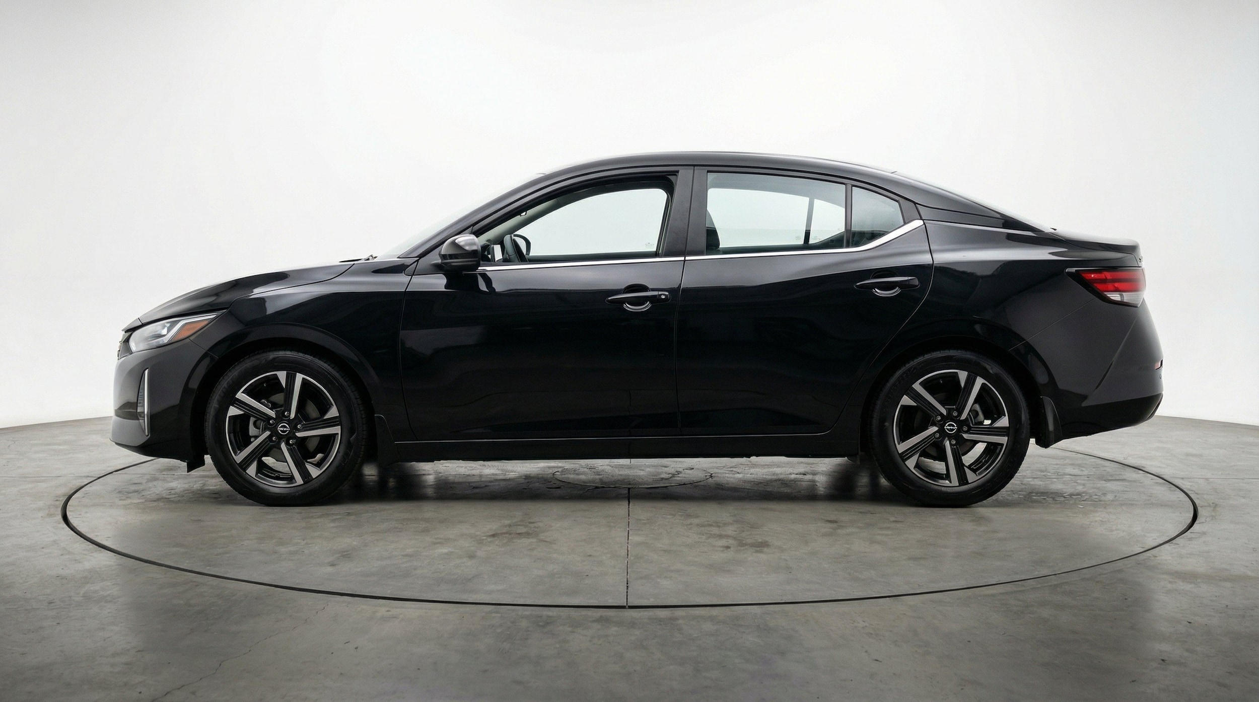 Thumbnail: 2025 Nissan Sentra - 5