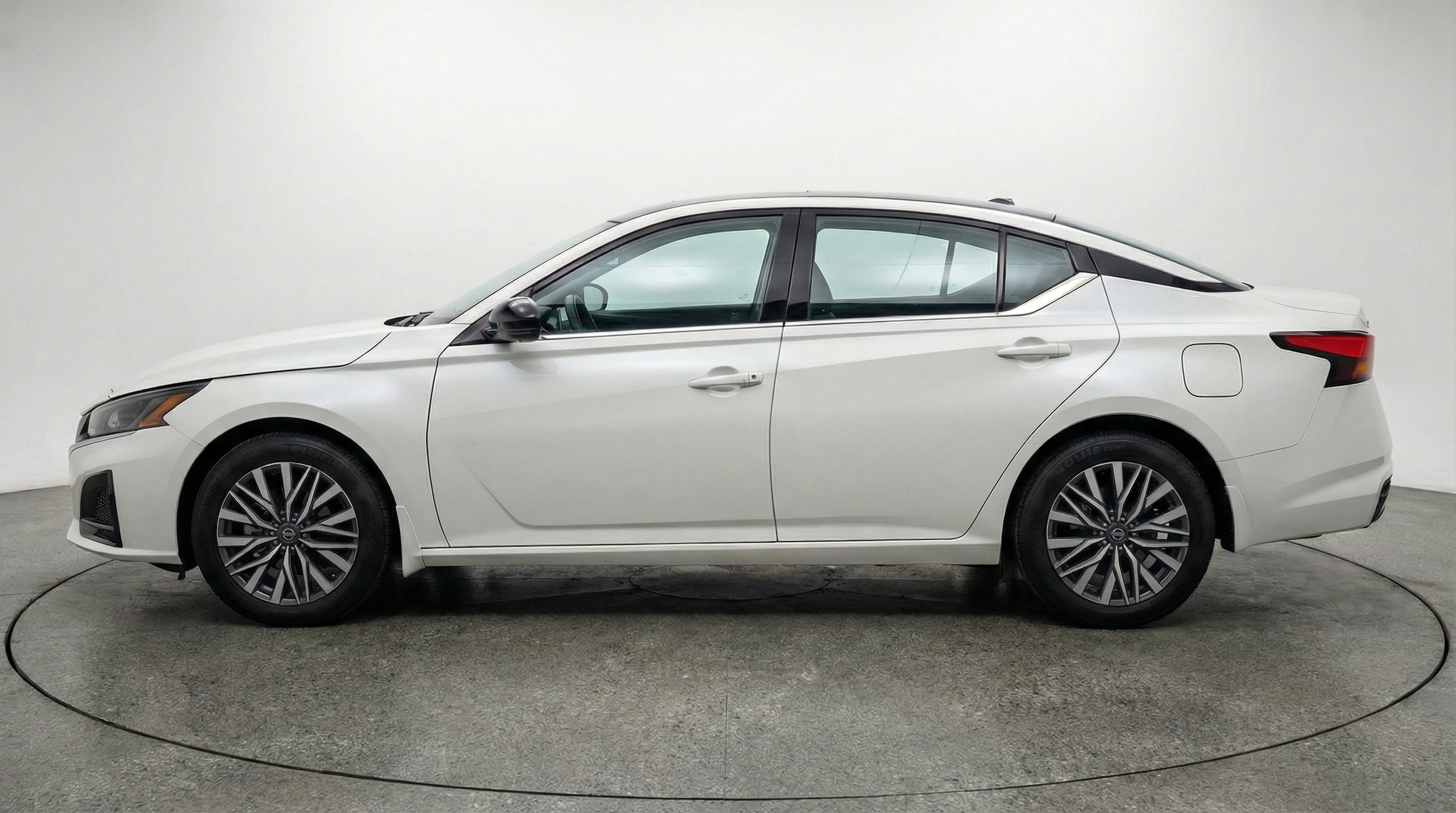 Thumbnail: 2025 Nissan Altima - 4