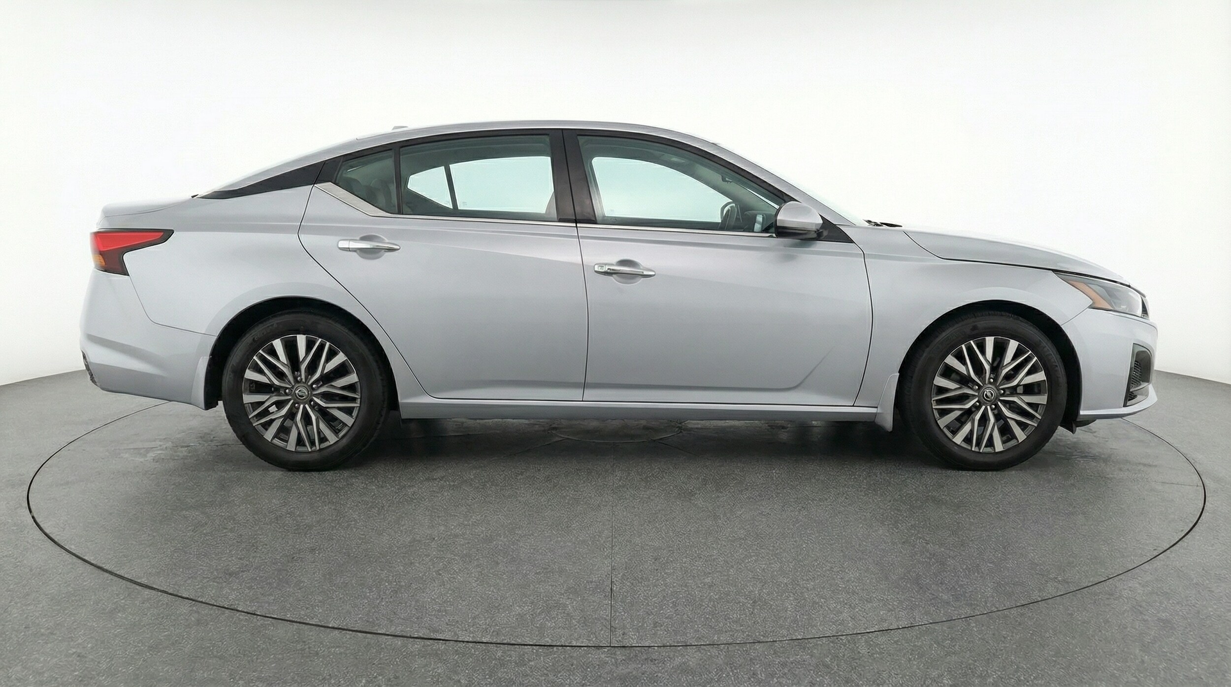 Thumbnail: 2025 Nissan Altima - 8