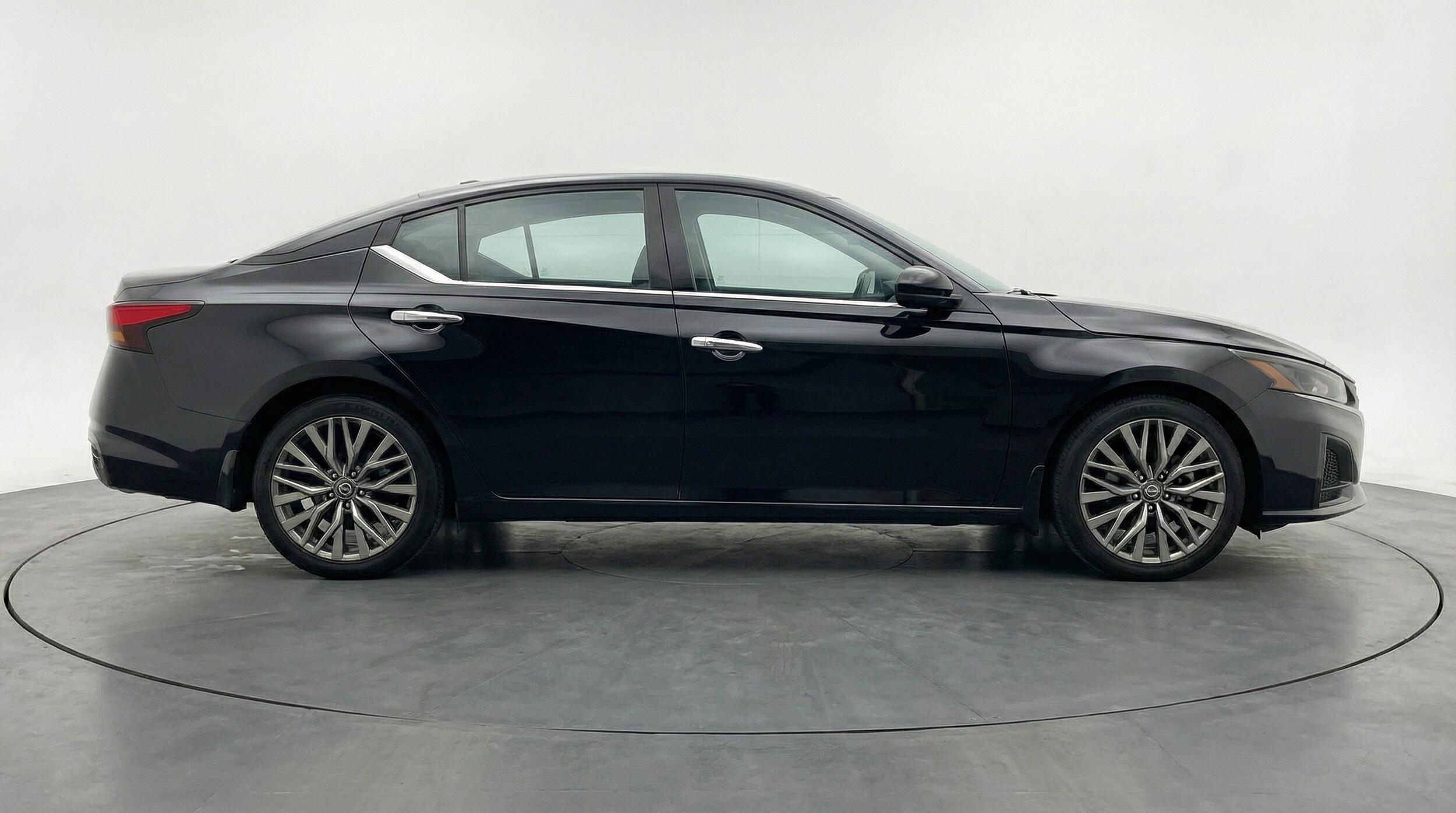 Thumbnail: 2025 Nissan Altima - 8