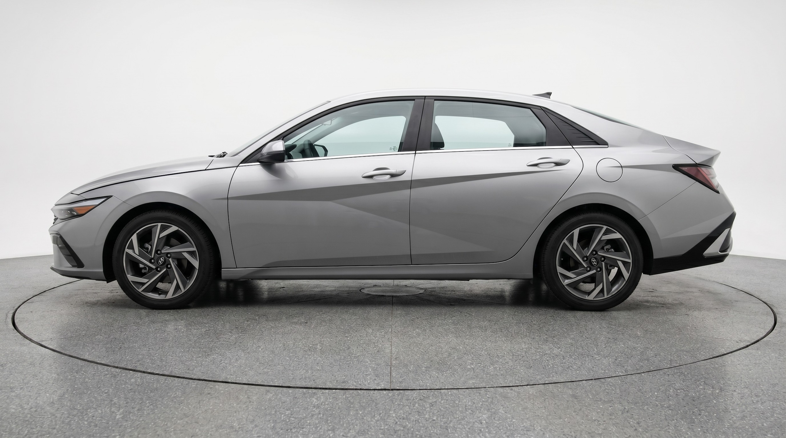 Thumbnail: 2025 Hyundai Elantra - 4