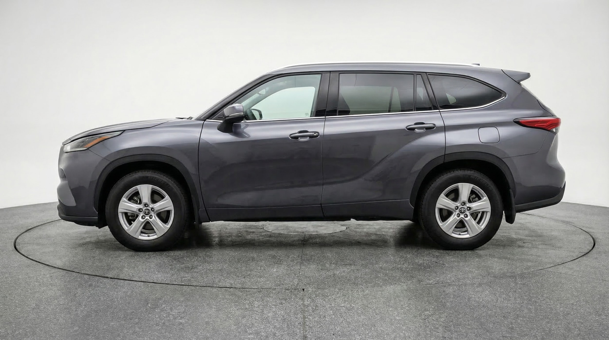 Thumbnail: 2025 Toyota Highlander - 4