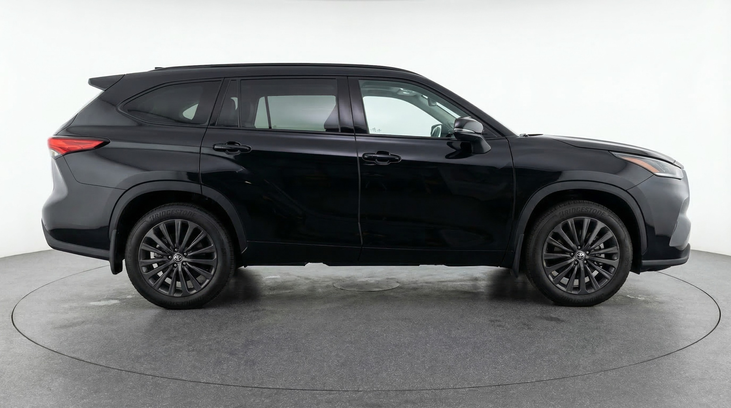 Thumbnail: 2025 Toyota Highlander - 8