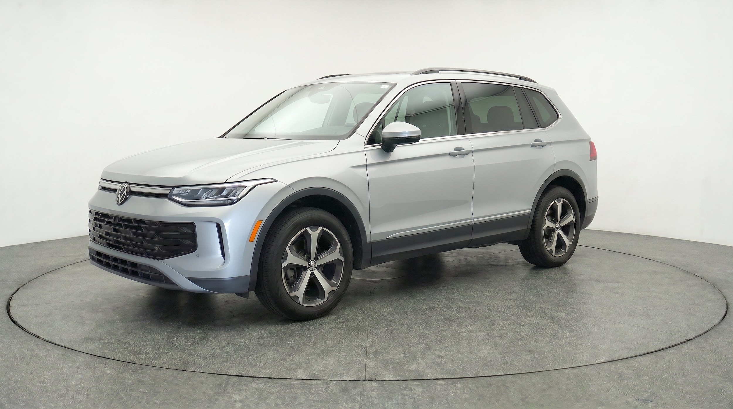 Thumbnail: 2026 Volkswagen Tiguan - 3