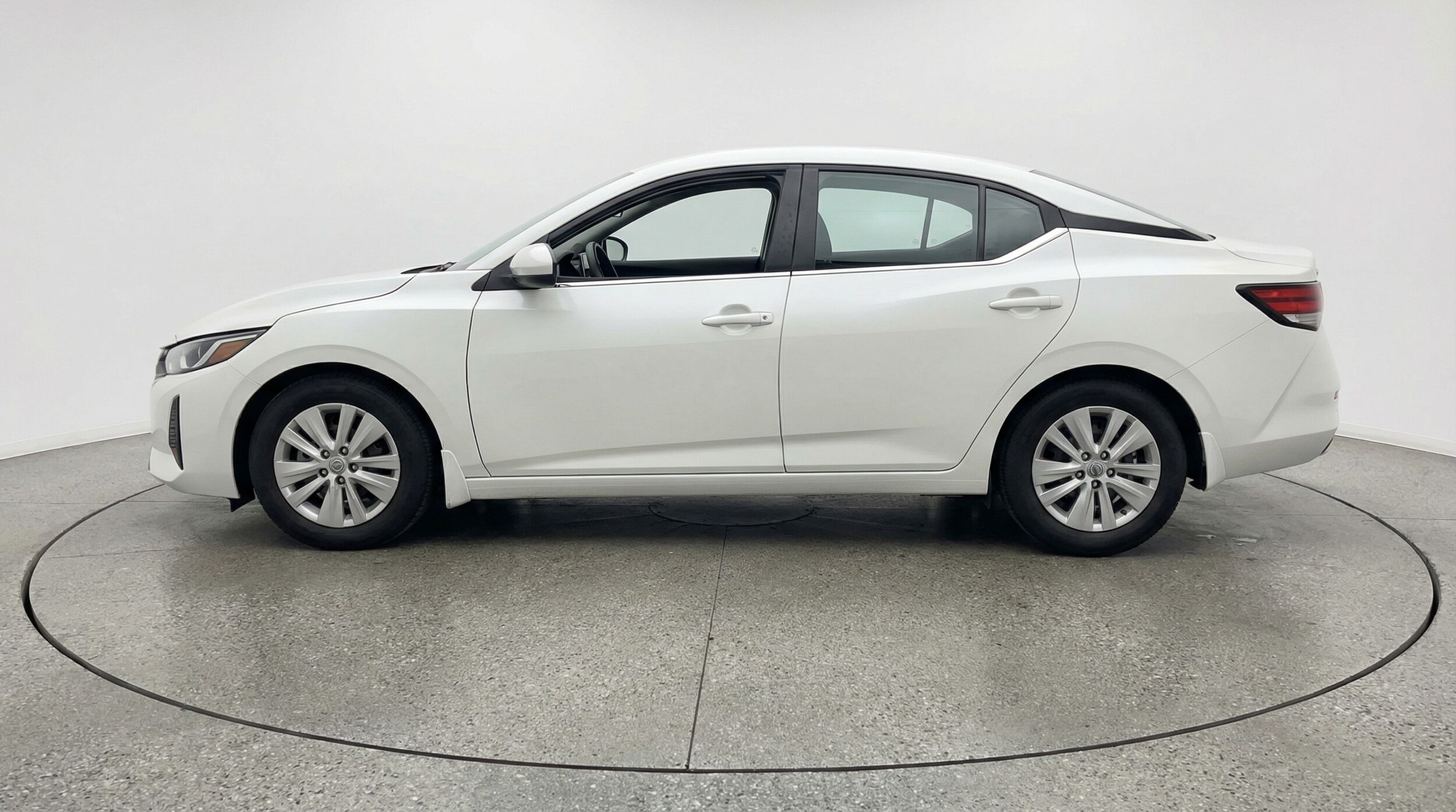 Thumbnail: 2025 Nissan Sentra - 4