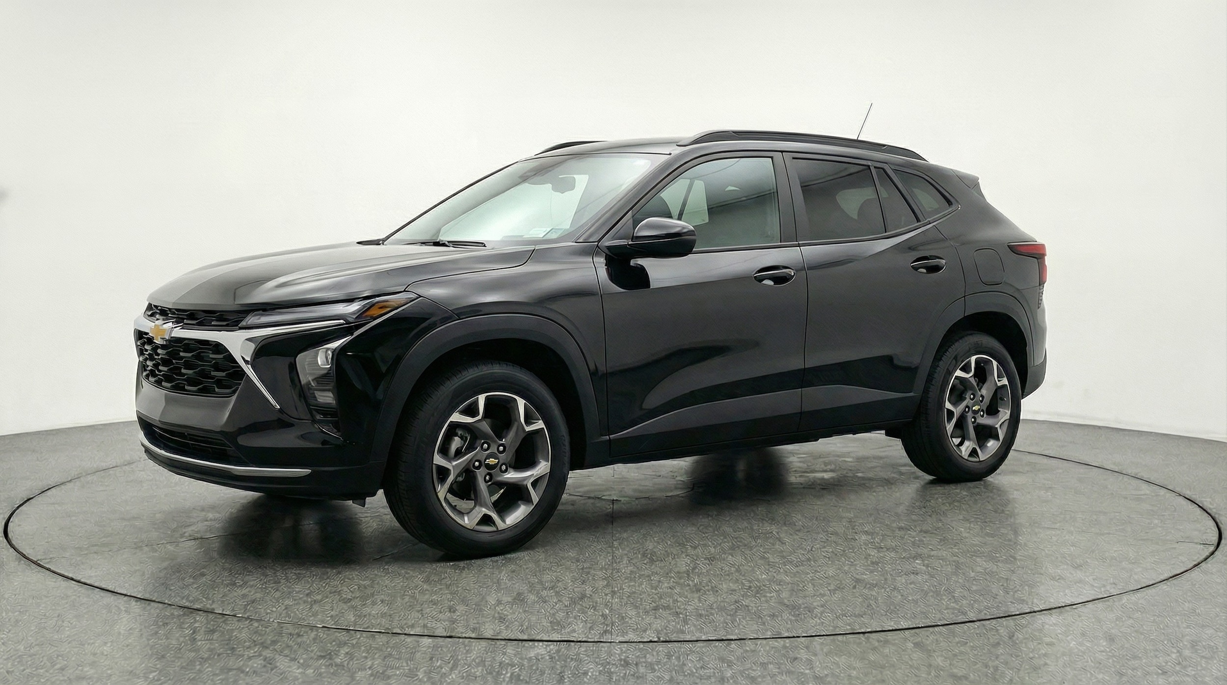 Thumbnail: 2025 Chevrolet Trax - 3