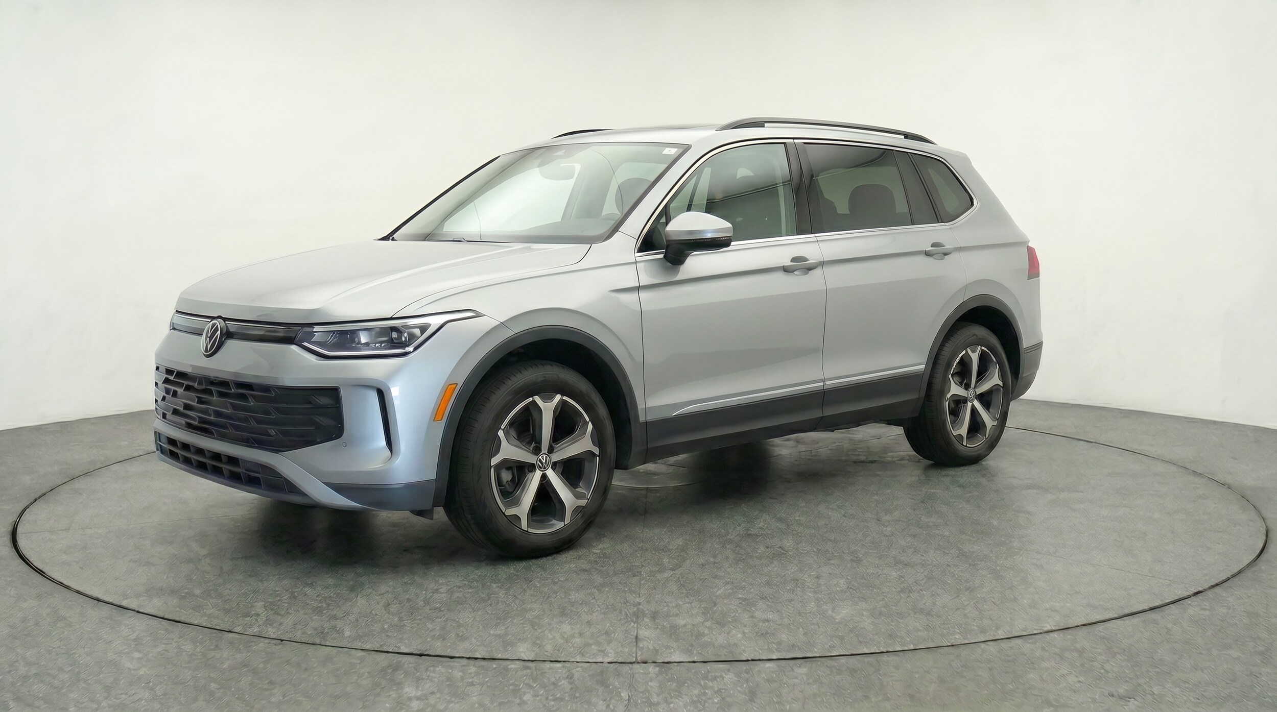 Thumbnail: 2026 Volkswagen Tiguan - 3