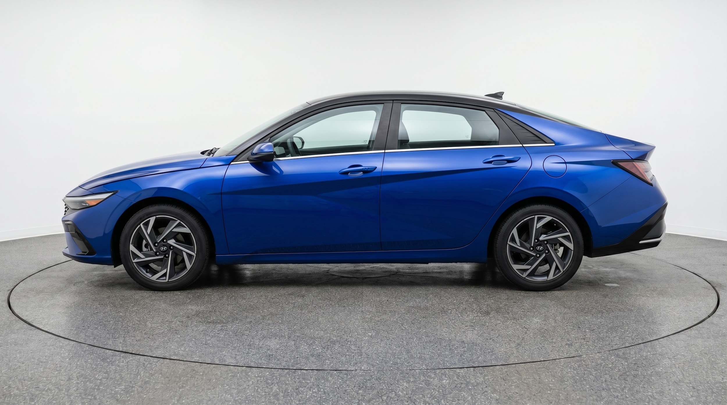 Thumbnail: 2025 Hyundai Elantra - 4